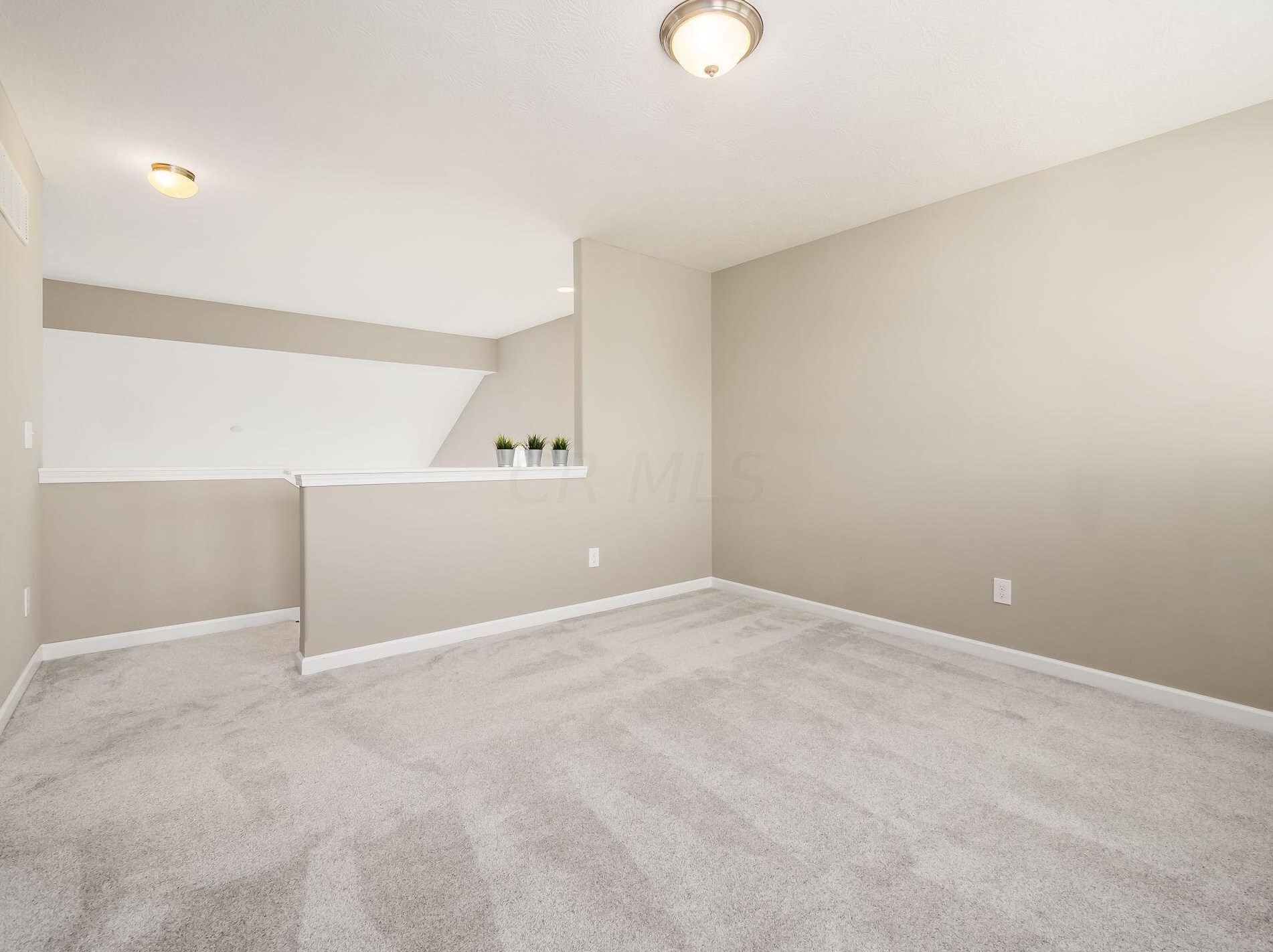 5598 Alliance Way, Columbus OH  43228-8946 exterior