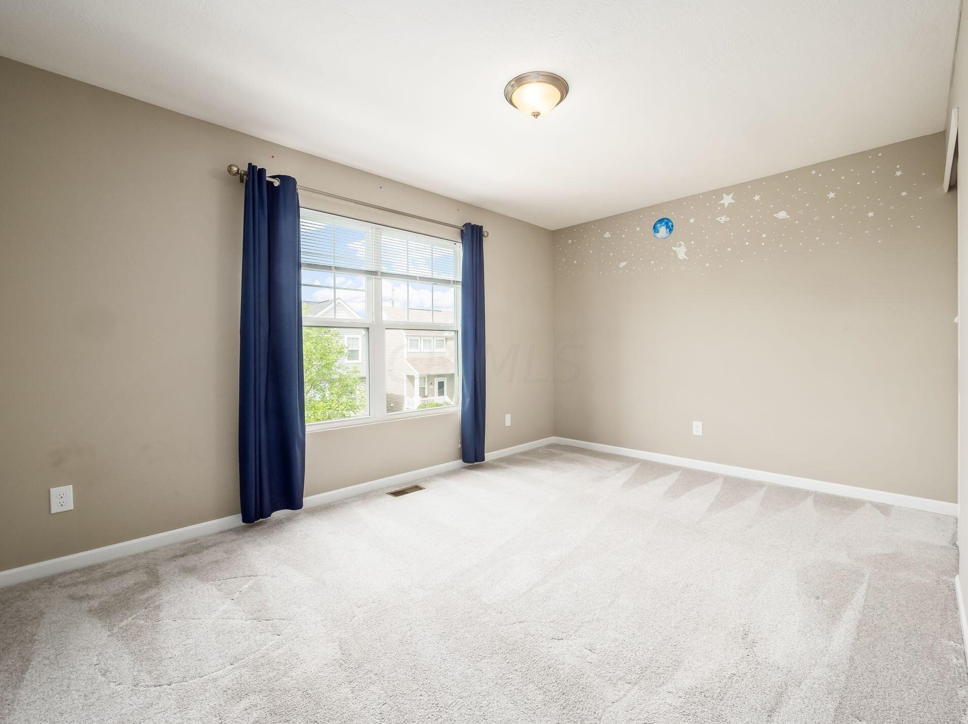 5598 Alliance Way, Columbus OH  43228-8946 exterior