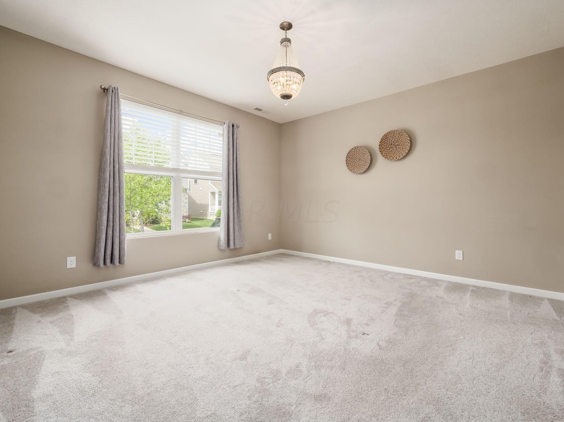 5598 Alliance Way, Columbus OH  43228-8946 exterior