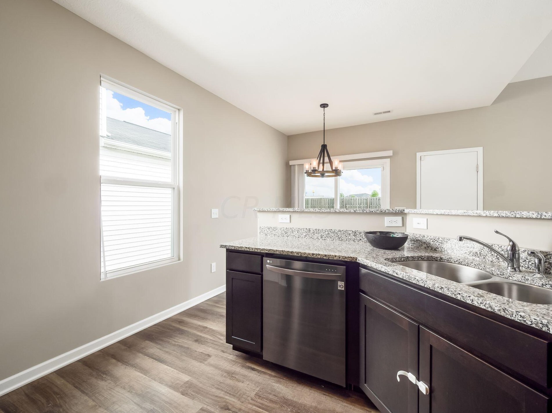 5598 Alliance Way, Columbus OH  43228-8946 exterior