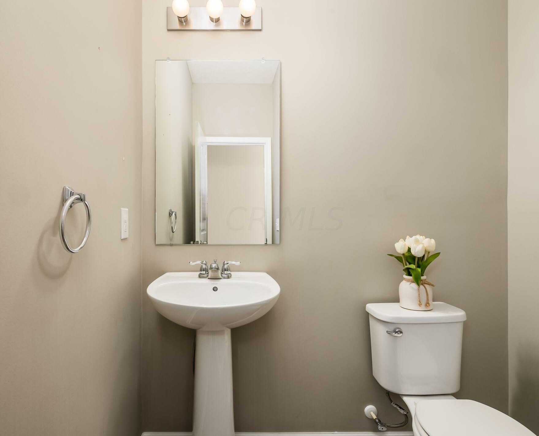 5598 Alliance Way, Columbus OH  43228-8946 exterior