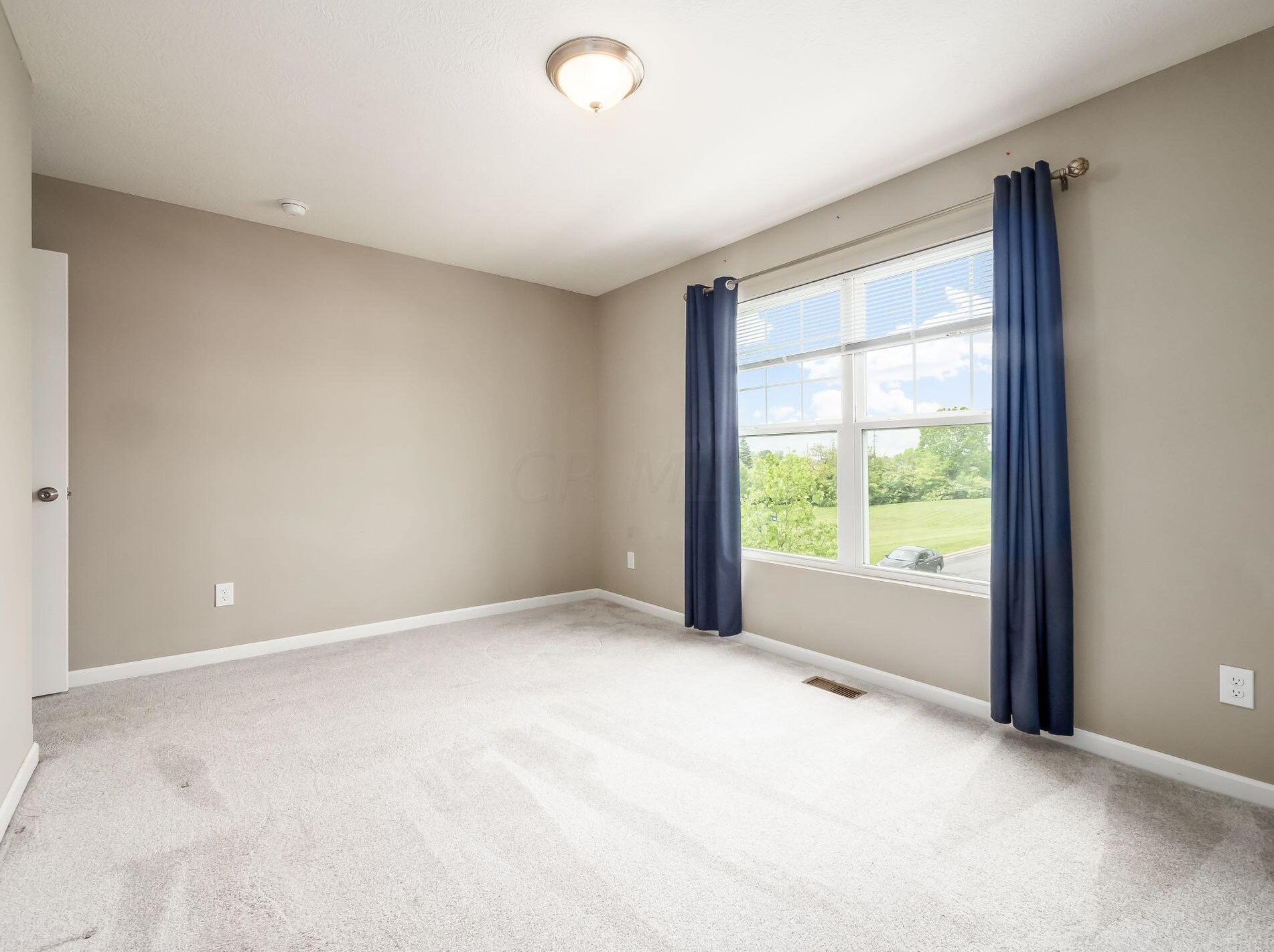 5598 Alliance Way, Columbus OH  43228-8946 exterior