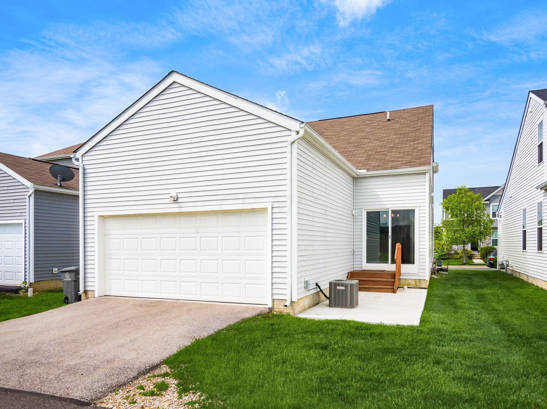 5598 Alliance Way, Columbus OH  43228-8946 exterior