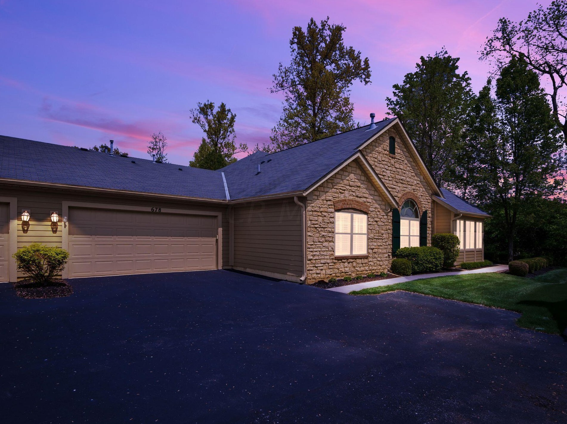 678 Albion Pl, Westerville, OH 43082-6457