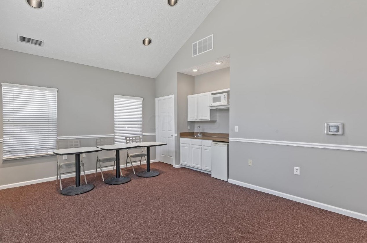 6120 Harbour Pointe, Columbus OH  43231-7709 exterior