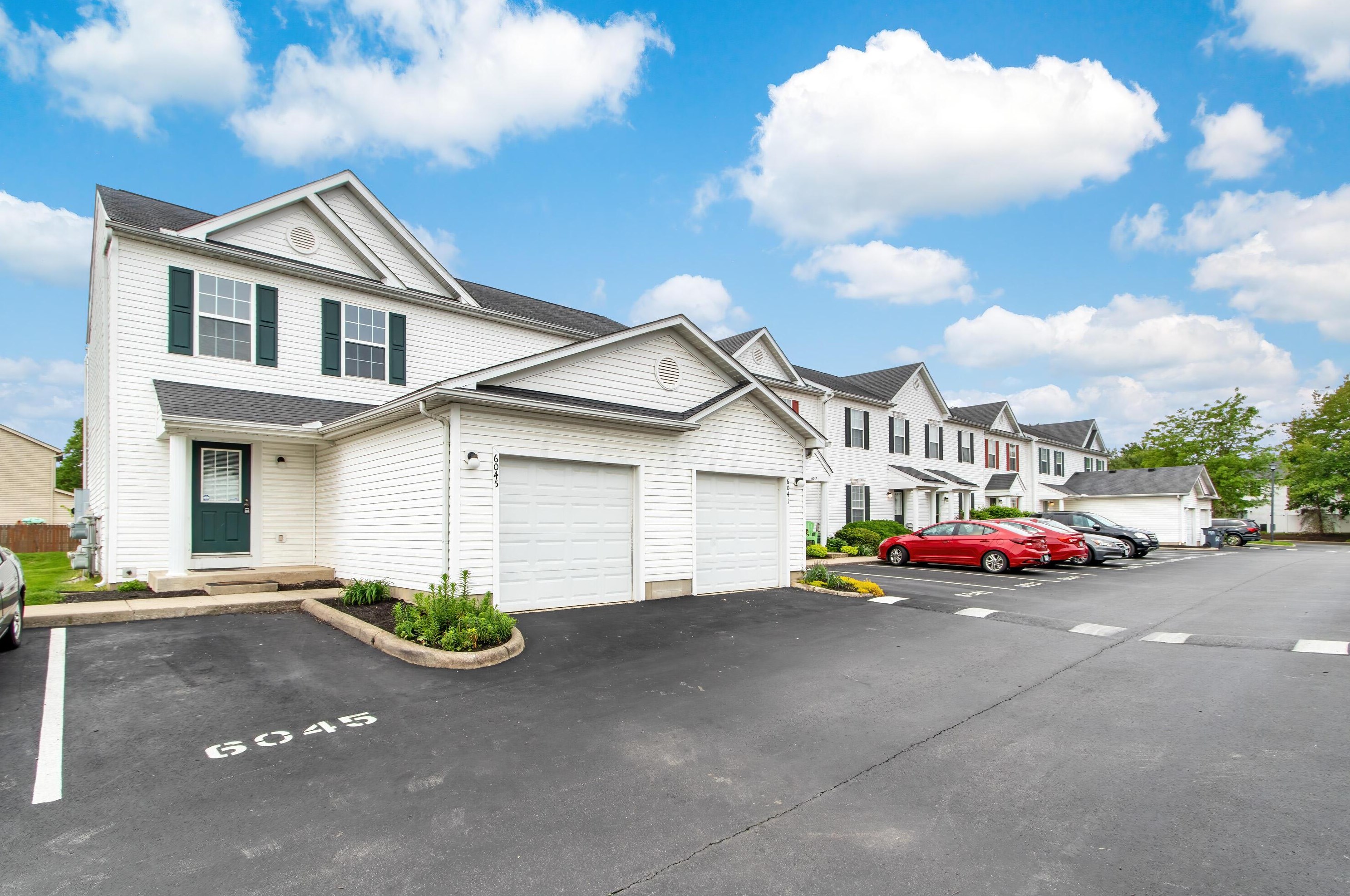 6045 Georges Park Dr, Cnl Wnchstr OH  43110-9045 exterior