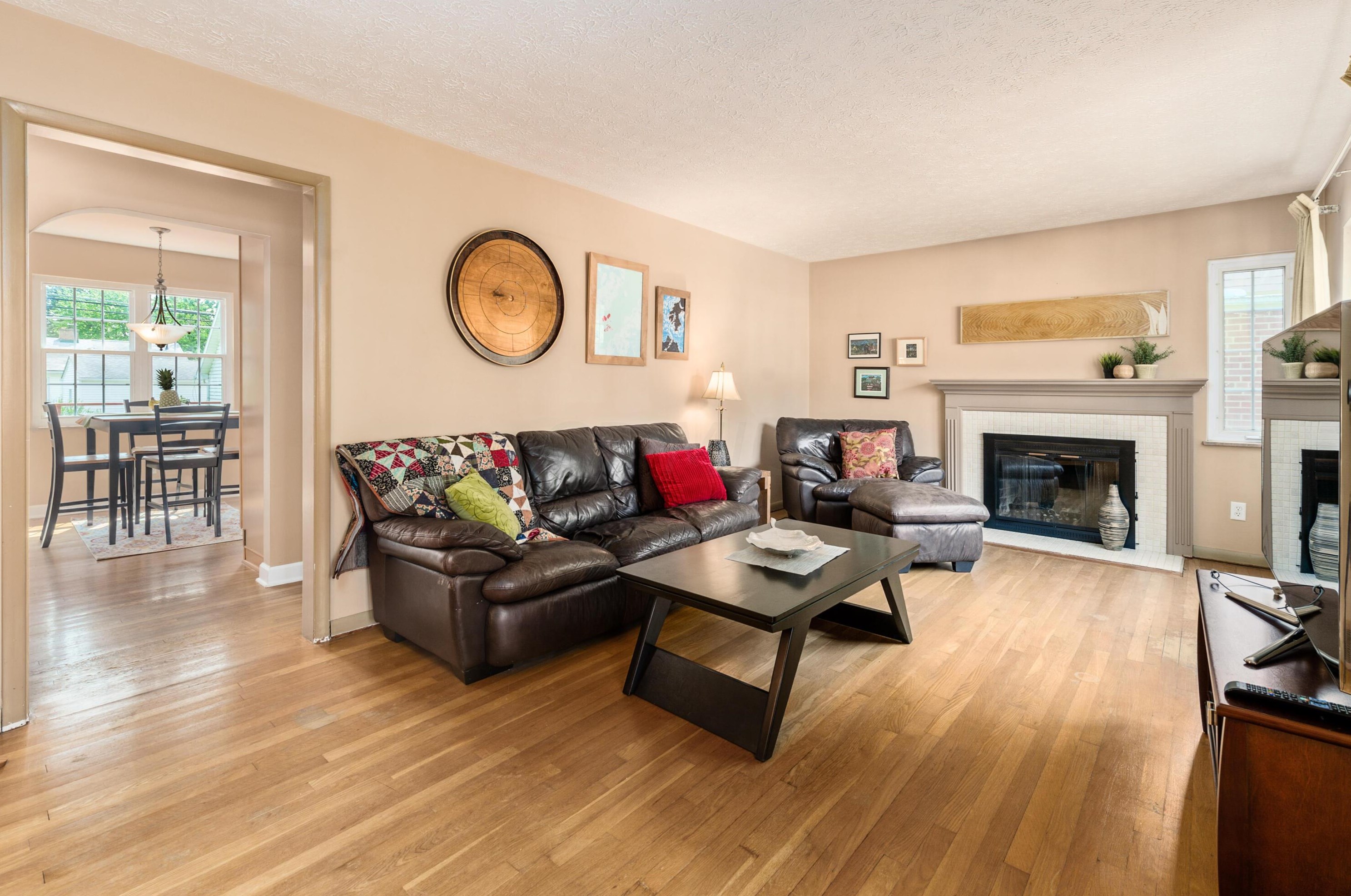 64 Edgevale Rd, Columbus, OH 43209-1518