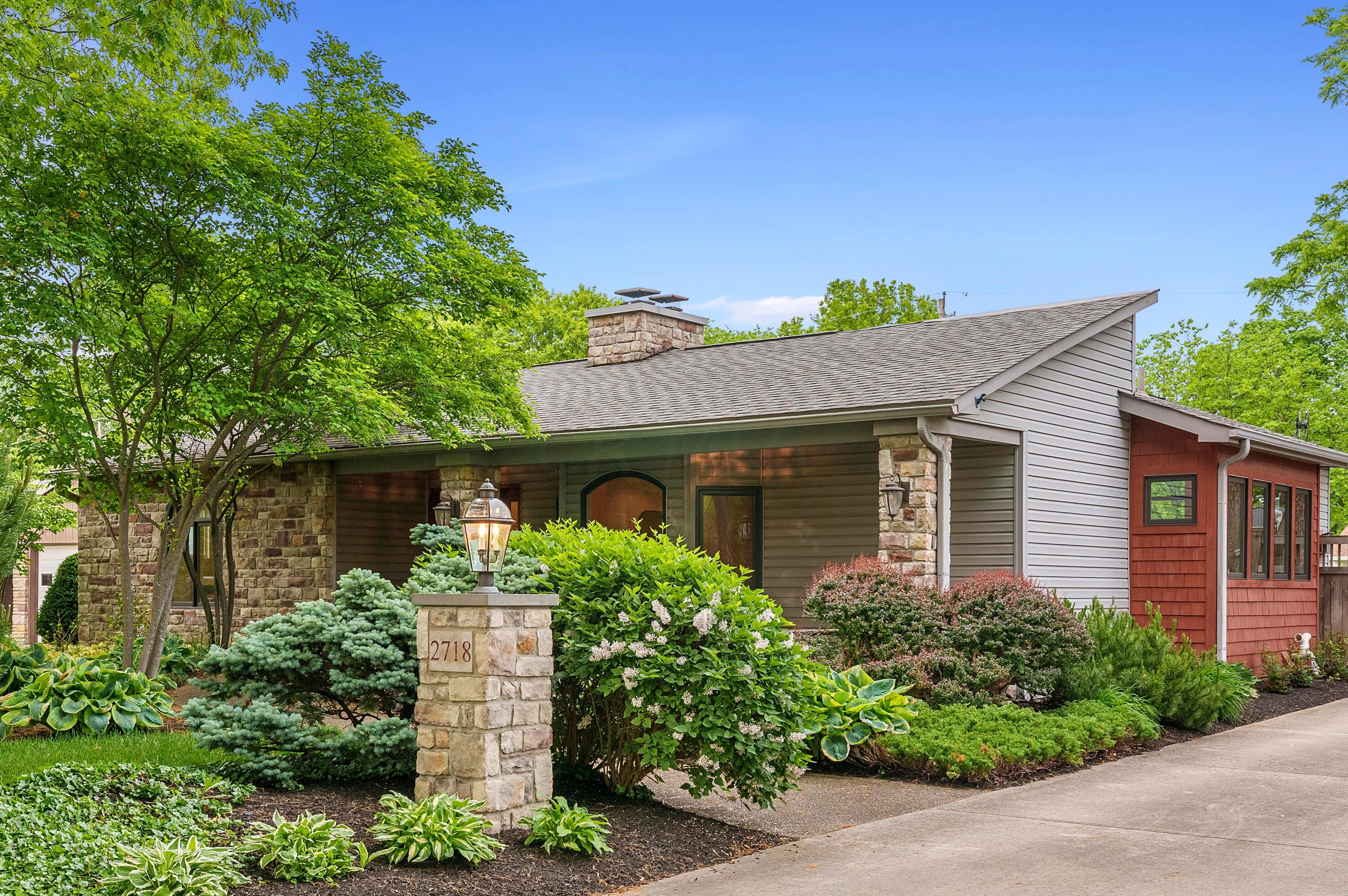 2718 Mount Holyoke Rd, Columbus, OH 43221-3425