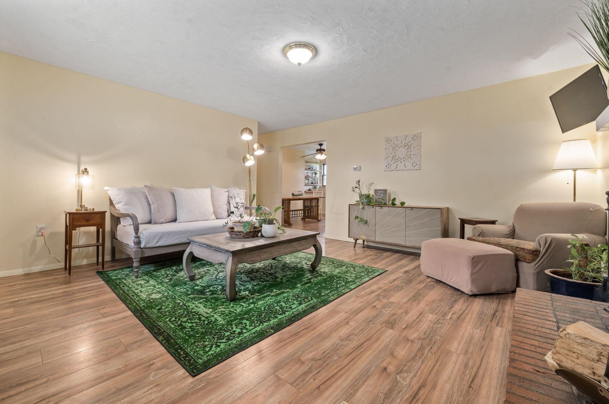 1634 Case Rd, Columbus, OH 43235-7517