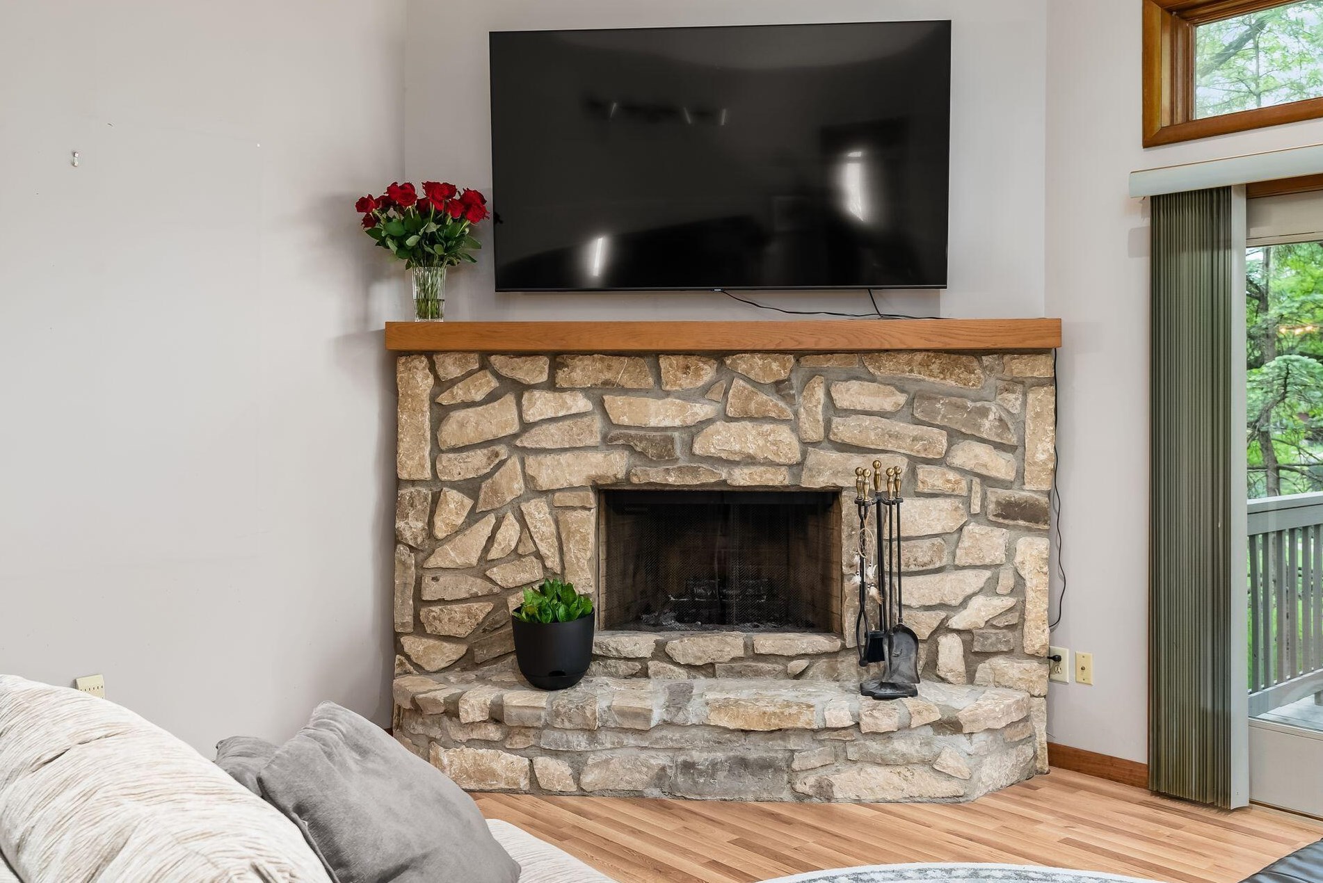 354 Schrock Rd, Westerville OH  43081-3455 exterior