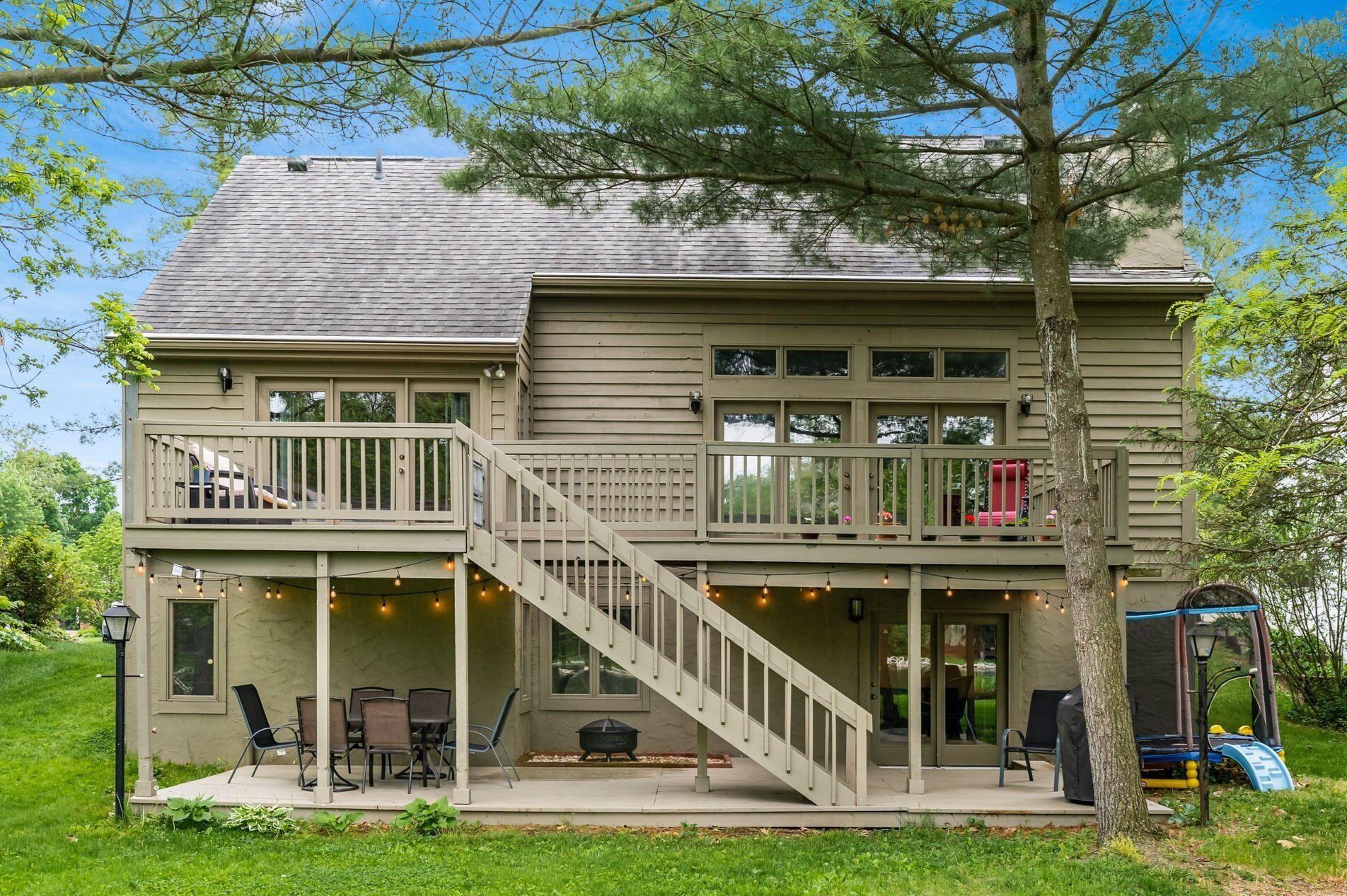 354 Schrock Rd, Westerville OH  43081-3455 exterior