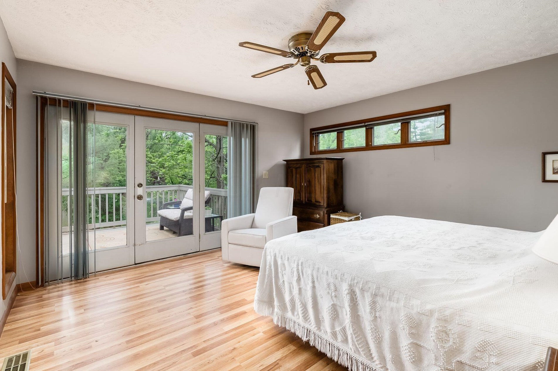 354 Schrock Rd, Westerville OH  43081-3455 exterior