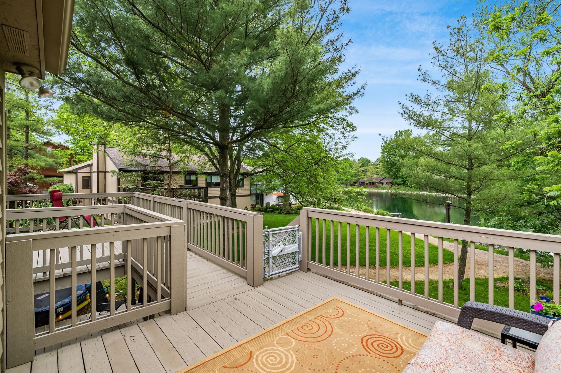 354 Schrock Rd, Westerville OH  43081-3455 exterior