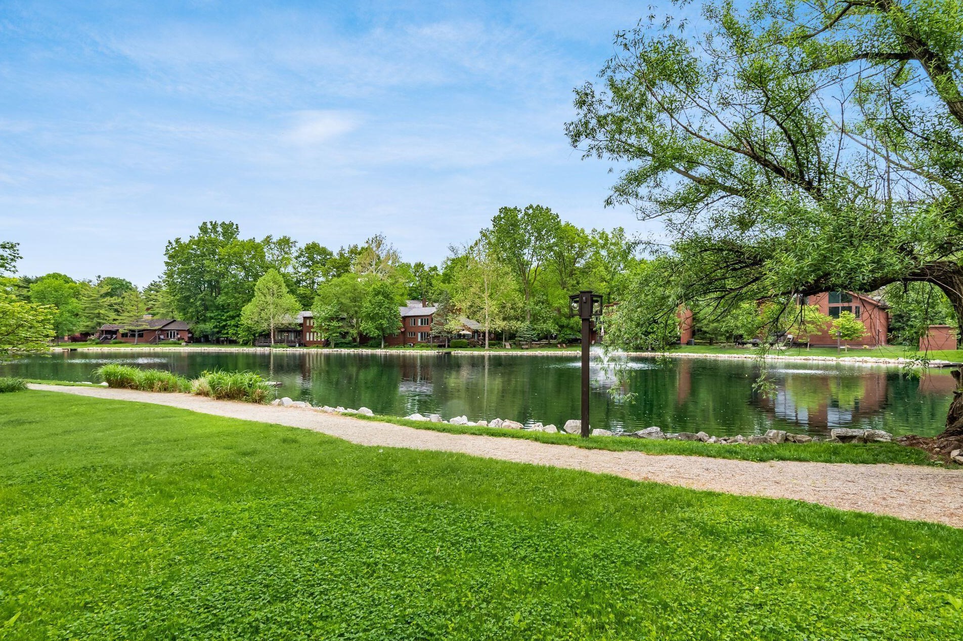 354 Schrock Rd, Westerville OH  43081-3455 exterior