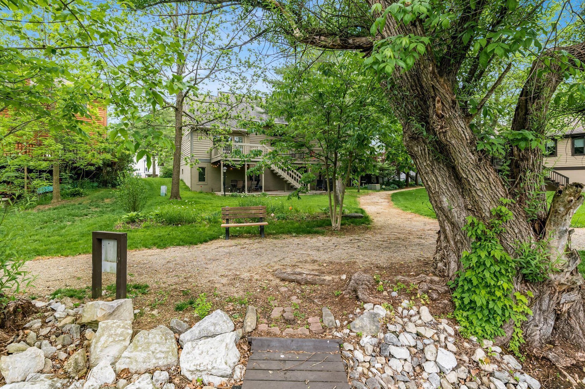 354 Schrock Rd, Westerville OH  43081-3455 exterior