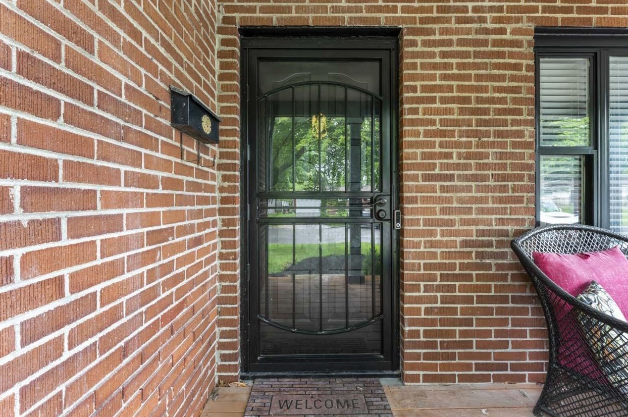 1659 Linwood Ave, Columbus OH  43207-1430 exterior