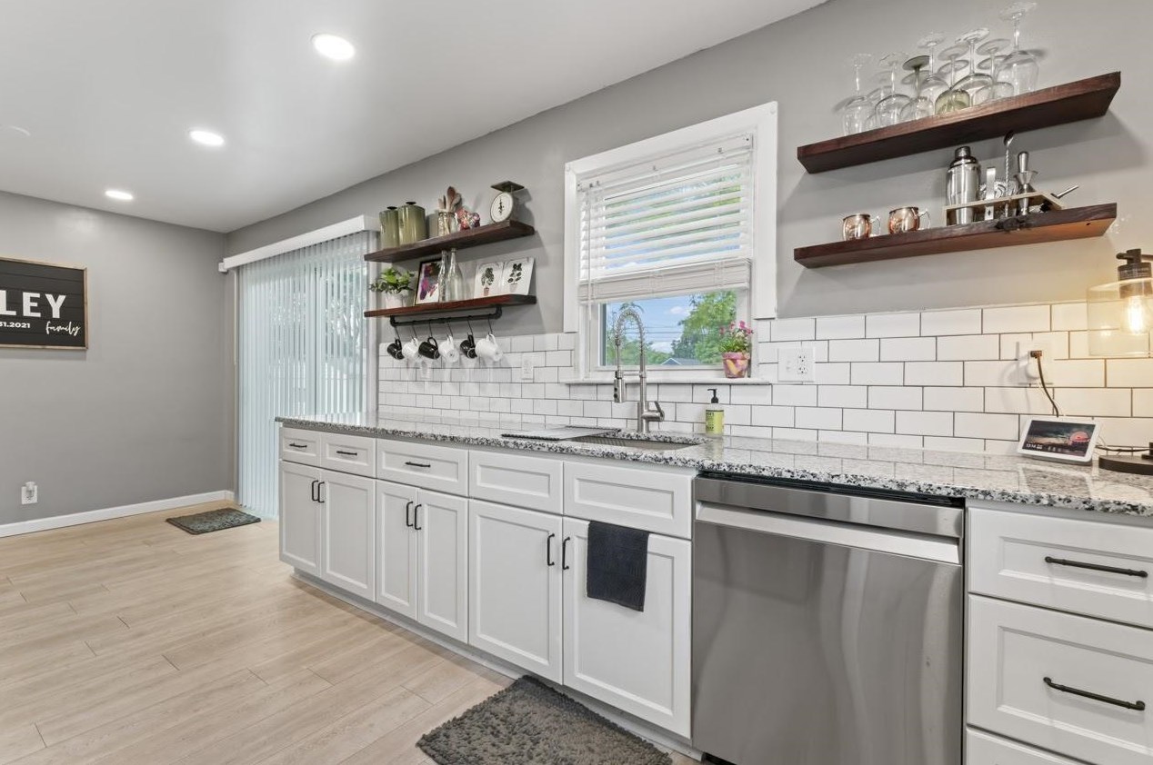 1659 Linwood Ave, Columbus OH  43207-1430 exterior