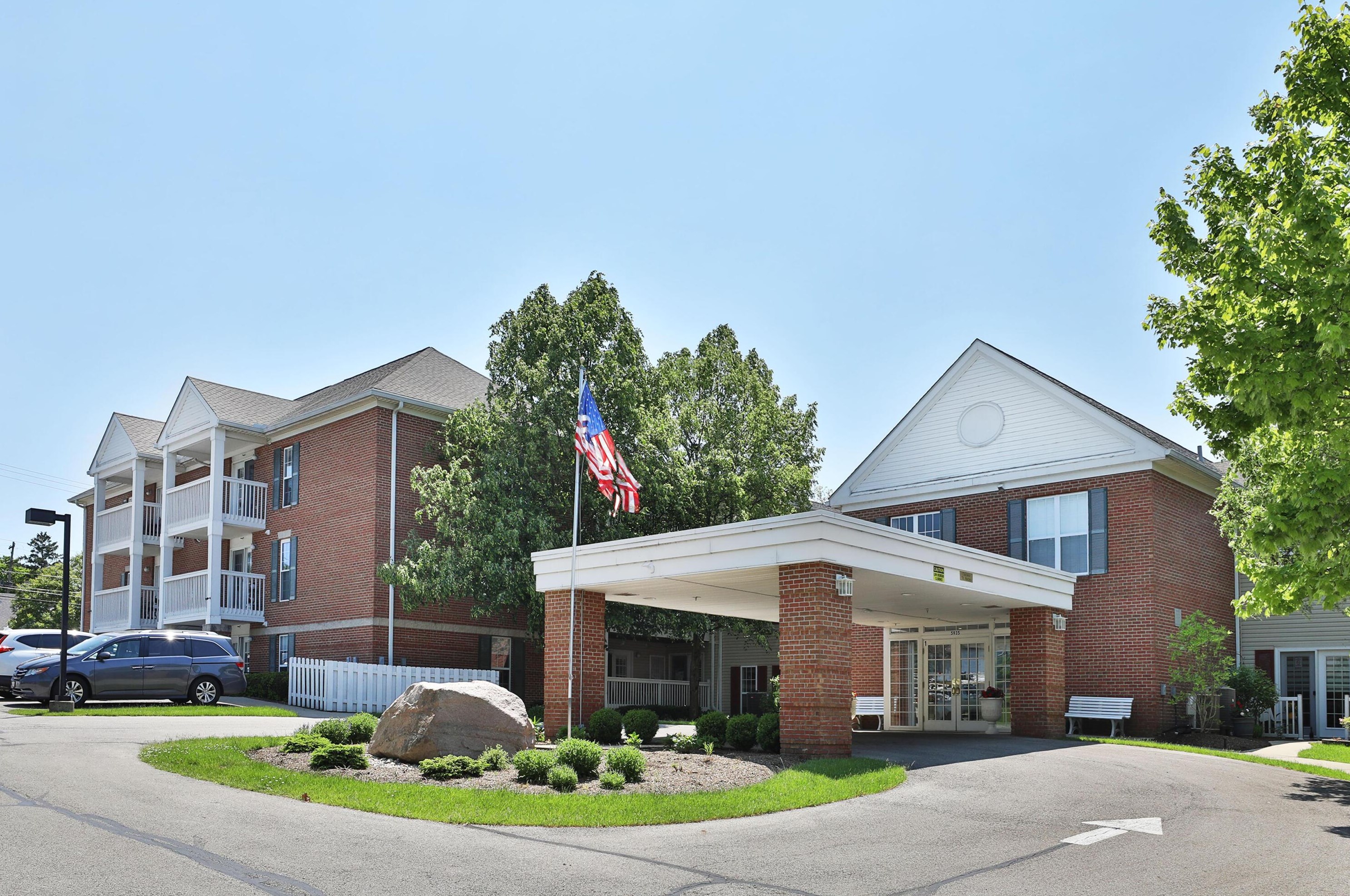 5935 N High St #117, Sharon Township, OH 43085