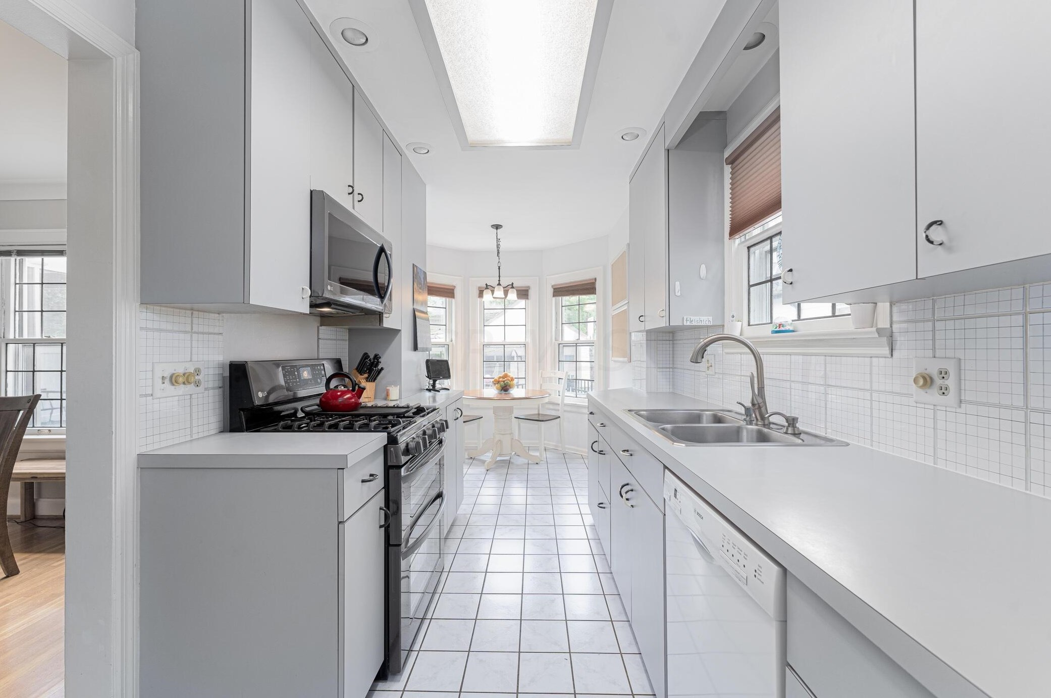 49 Remington Rd, Columbus OH  43209-1442 exterior