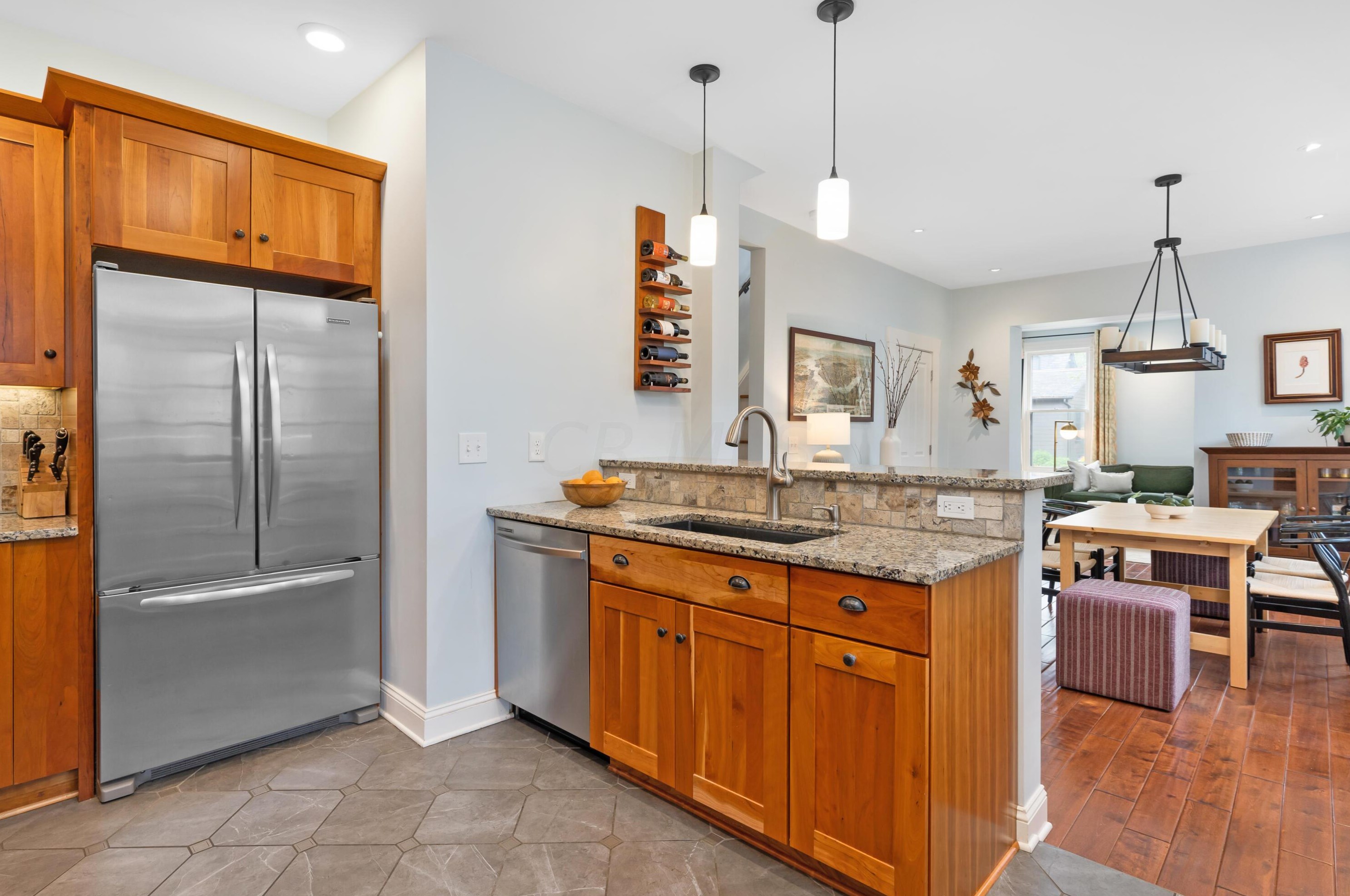 173 Sycamore St, Columbus OH  43215-5617 exterior