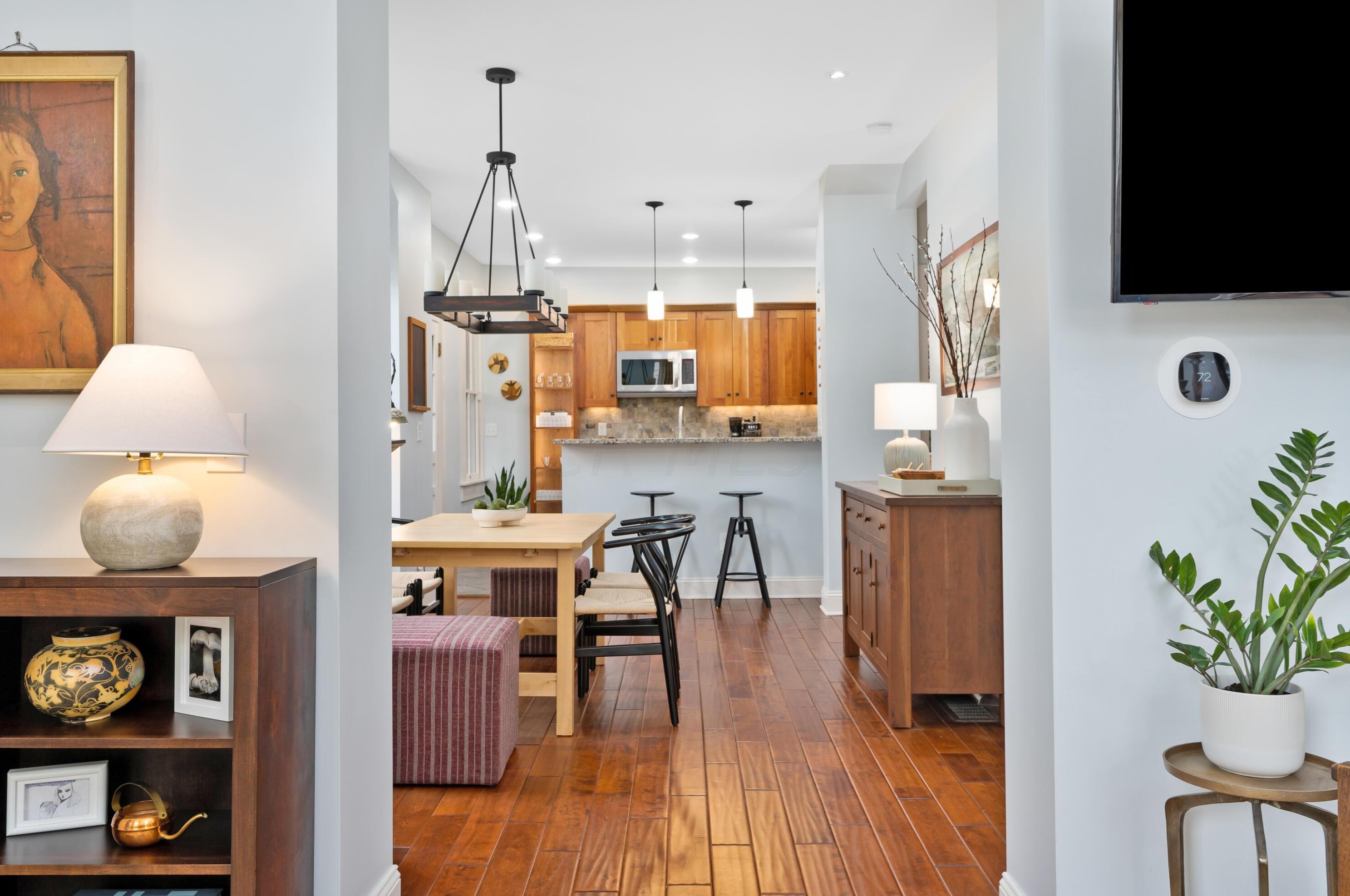 173 Sycamore St, Columbus OH  43215-5617 exterior