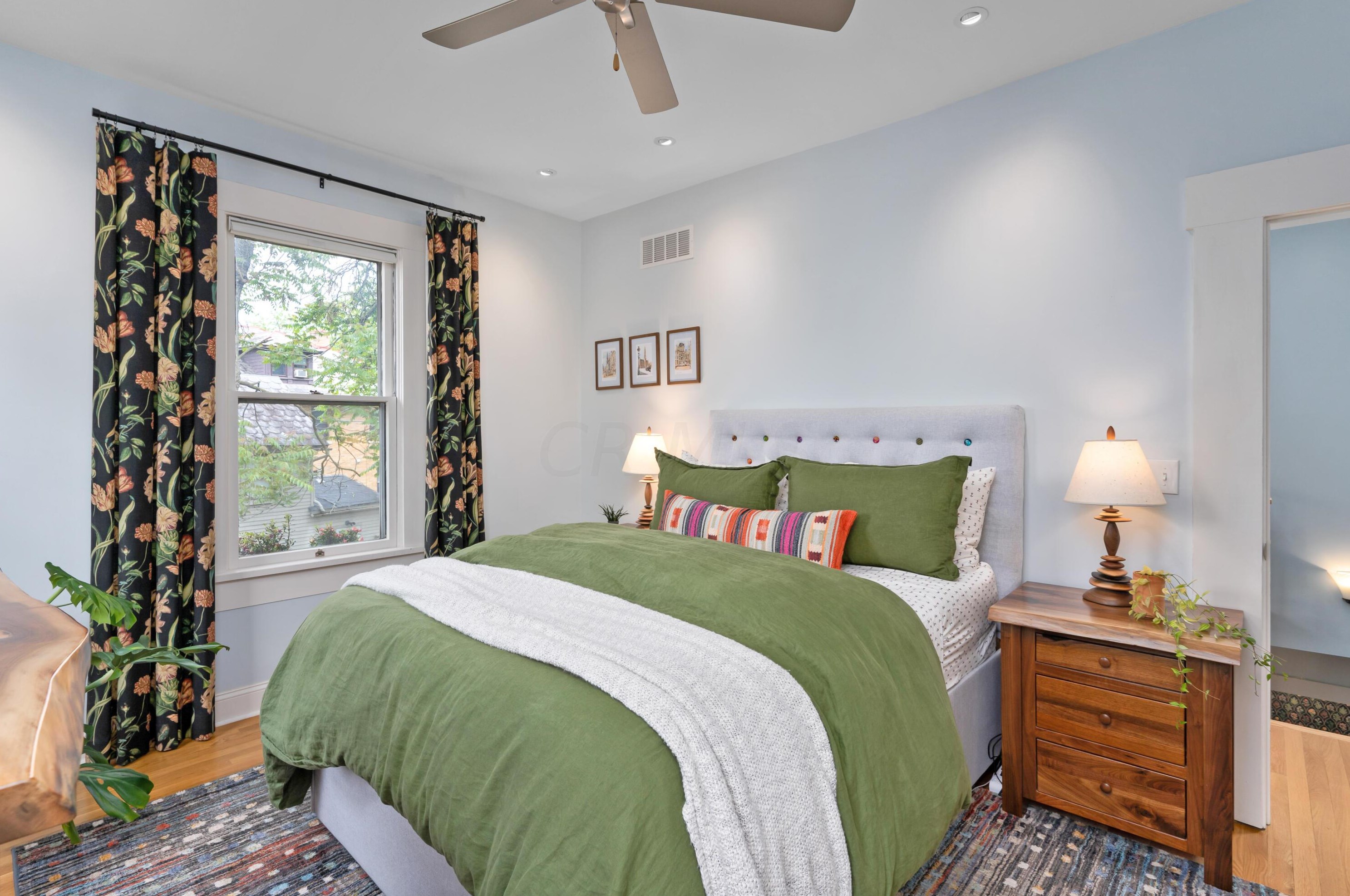 173 Sycamore St, Columbus OH  43215-5617 exterior