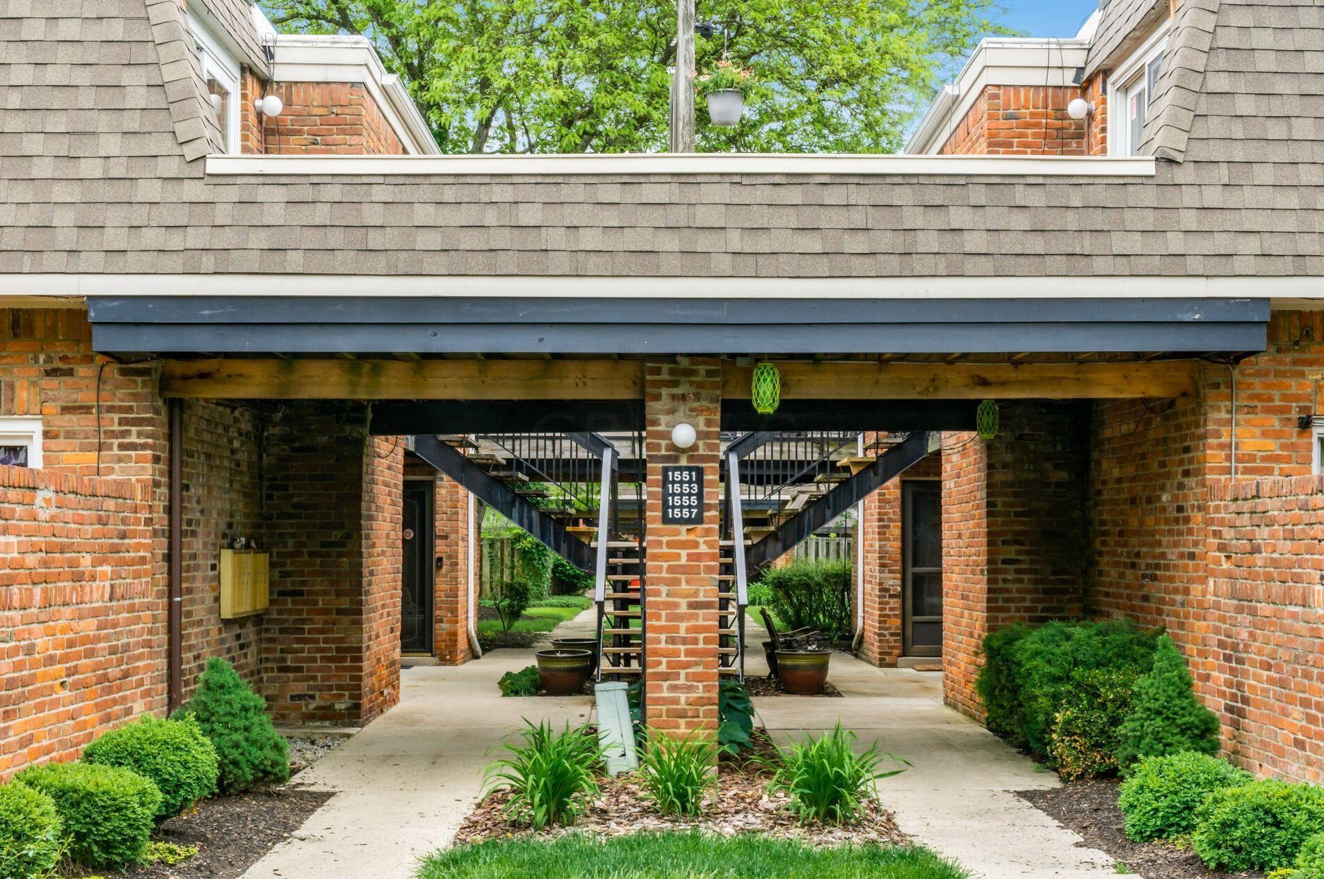 1551 Lafayette Dr, Columbus, OH 43220-6810