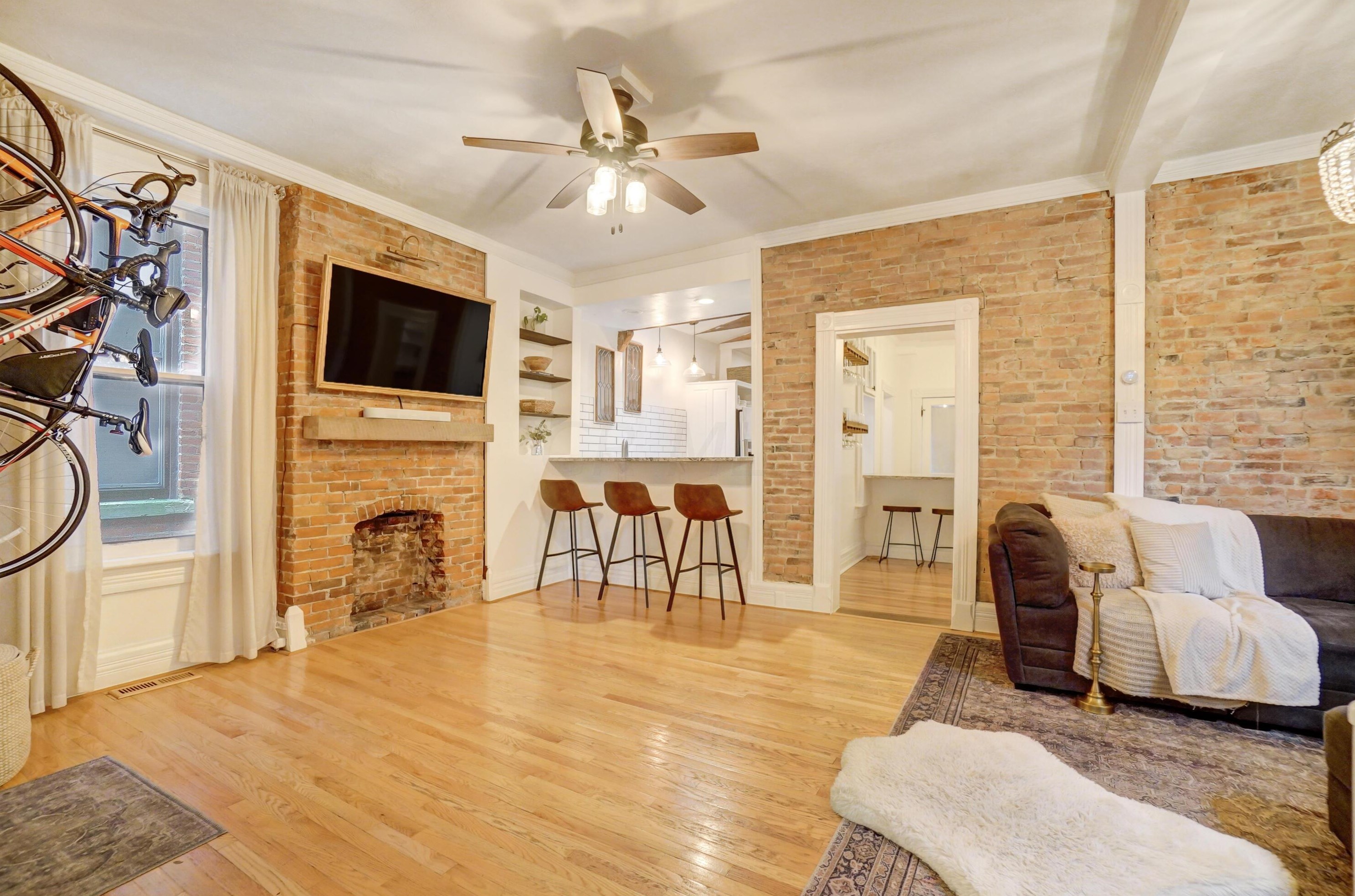 81 Lincoln St, Columbus OH  43215-1672 exterior