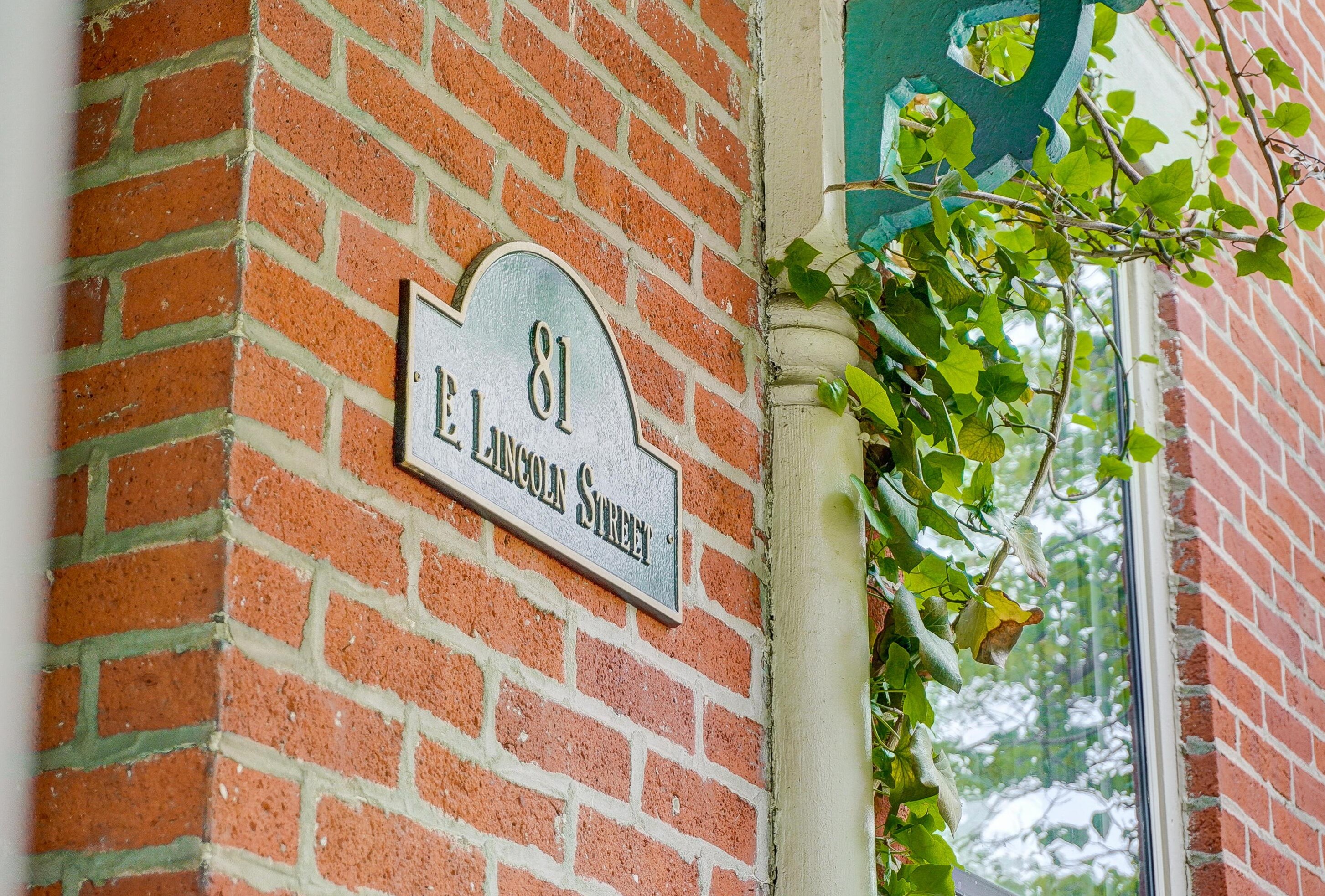 81 Lincoln St, Columbus OH  43215-1672 exterior