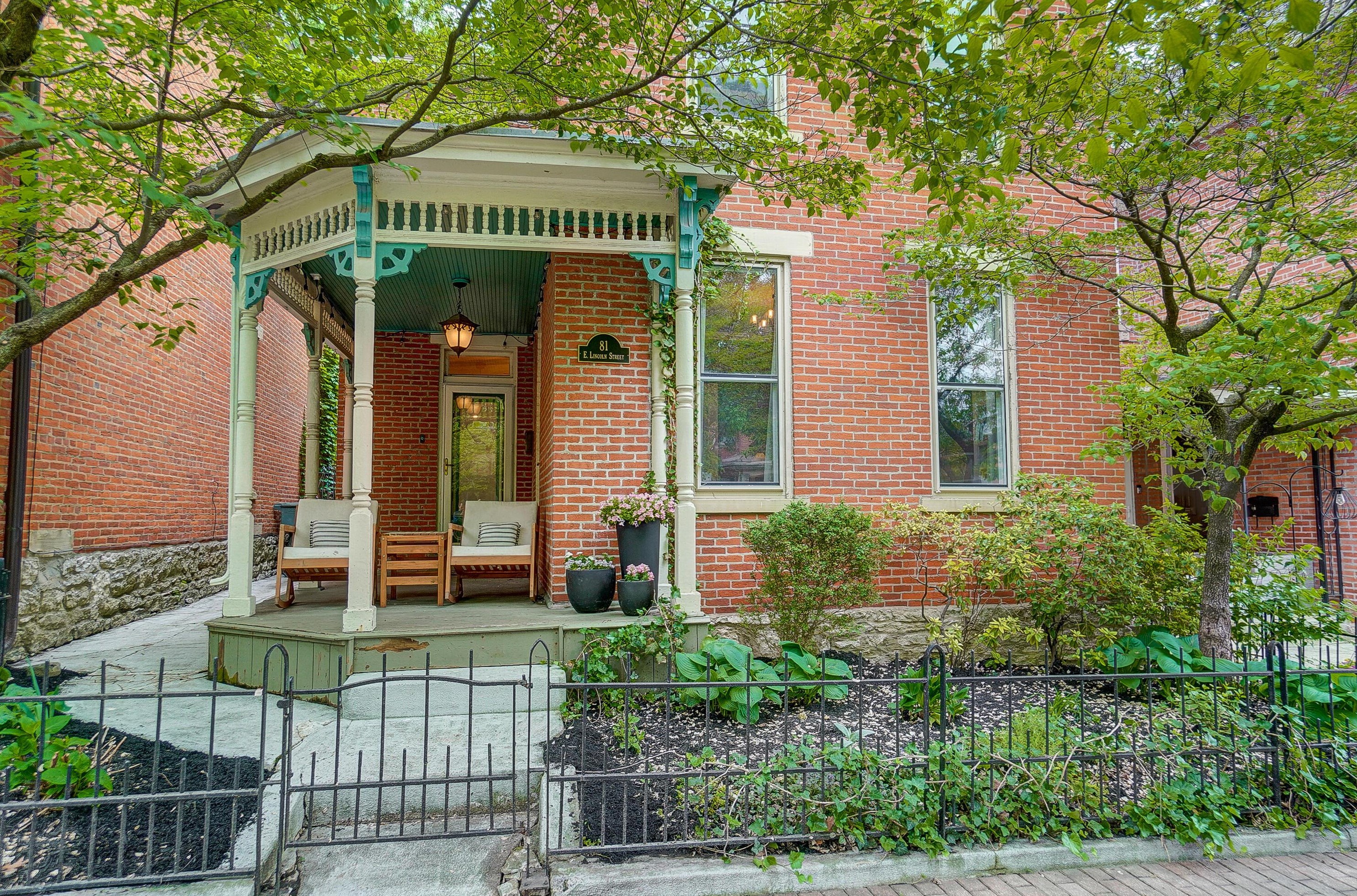 81 Lincoln St, Columbus OH  43215-1672 exterior