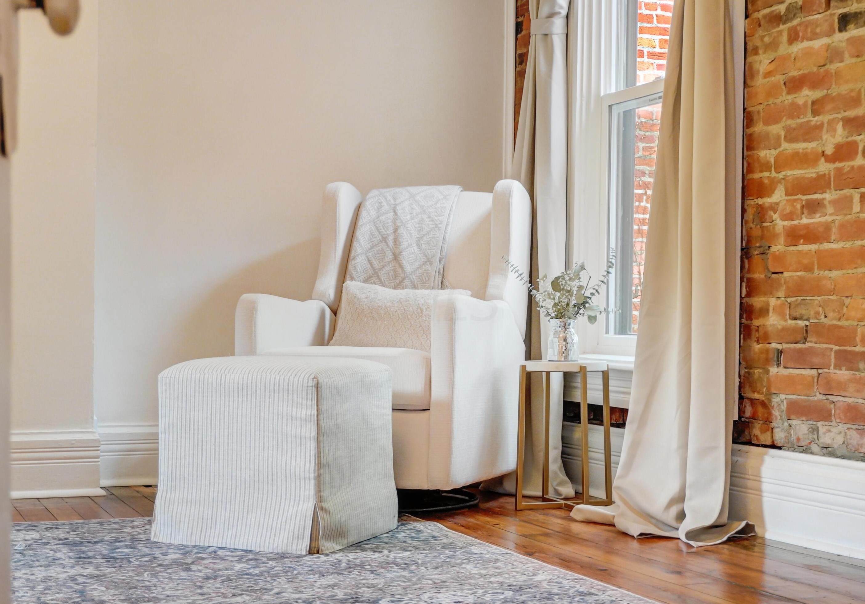 81 Lincoln St, Columbus OH  43215-1672 exterior