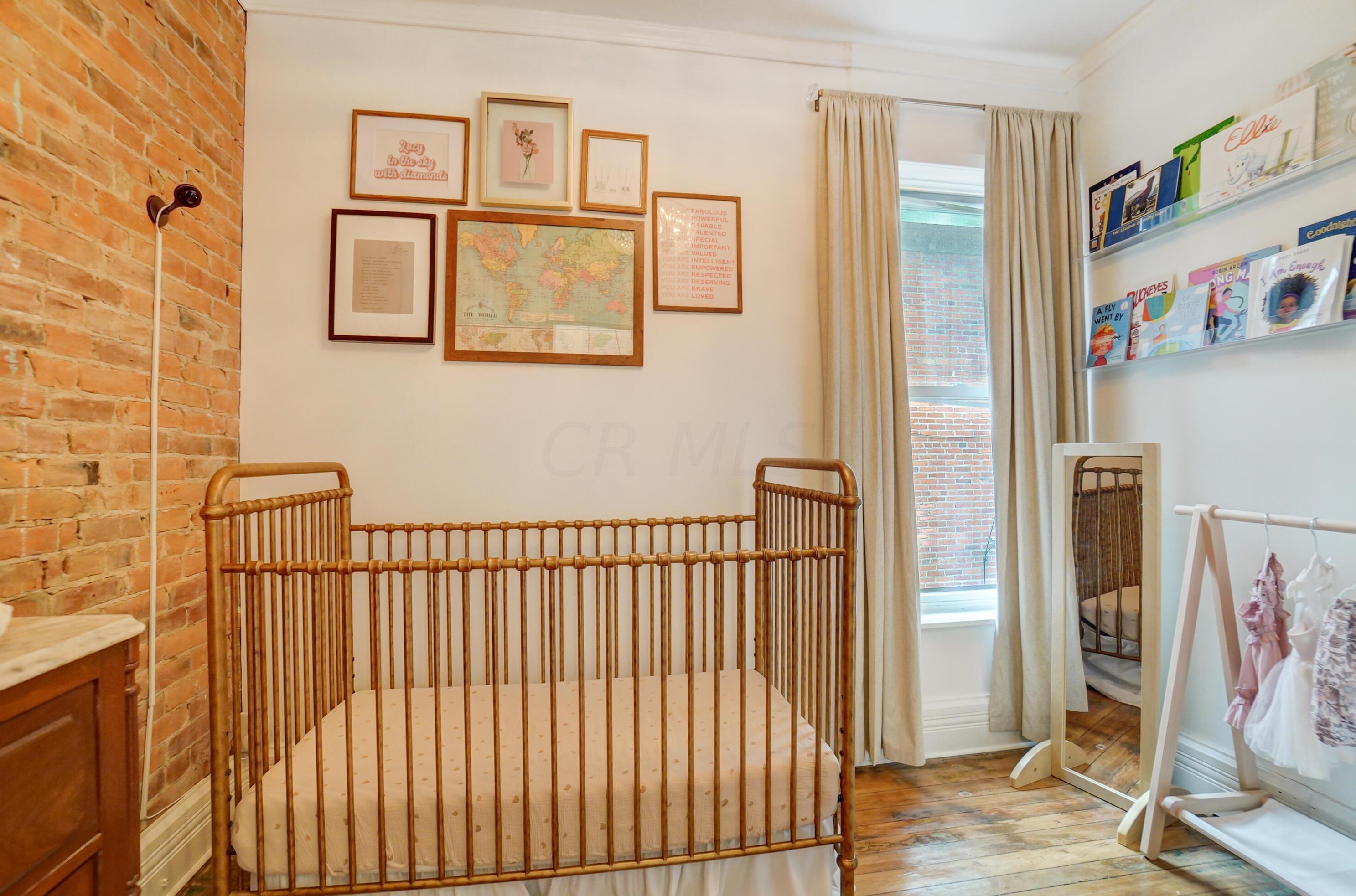 81 Lincoln St, Columbus OH  43215-1672 exterior