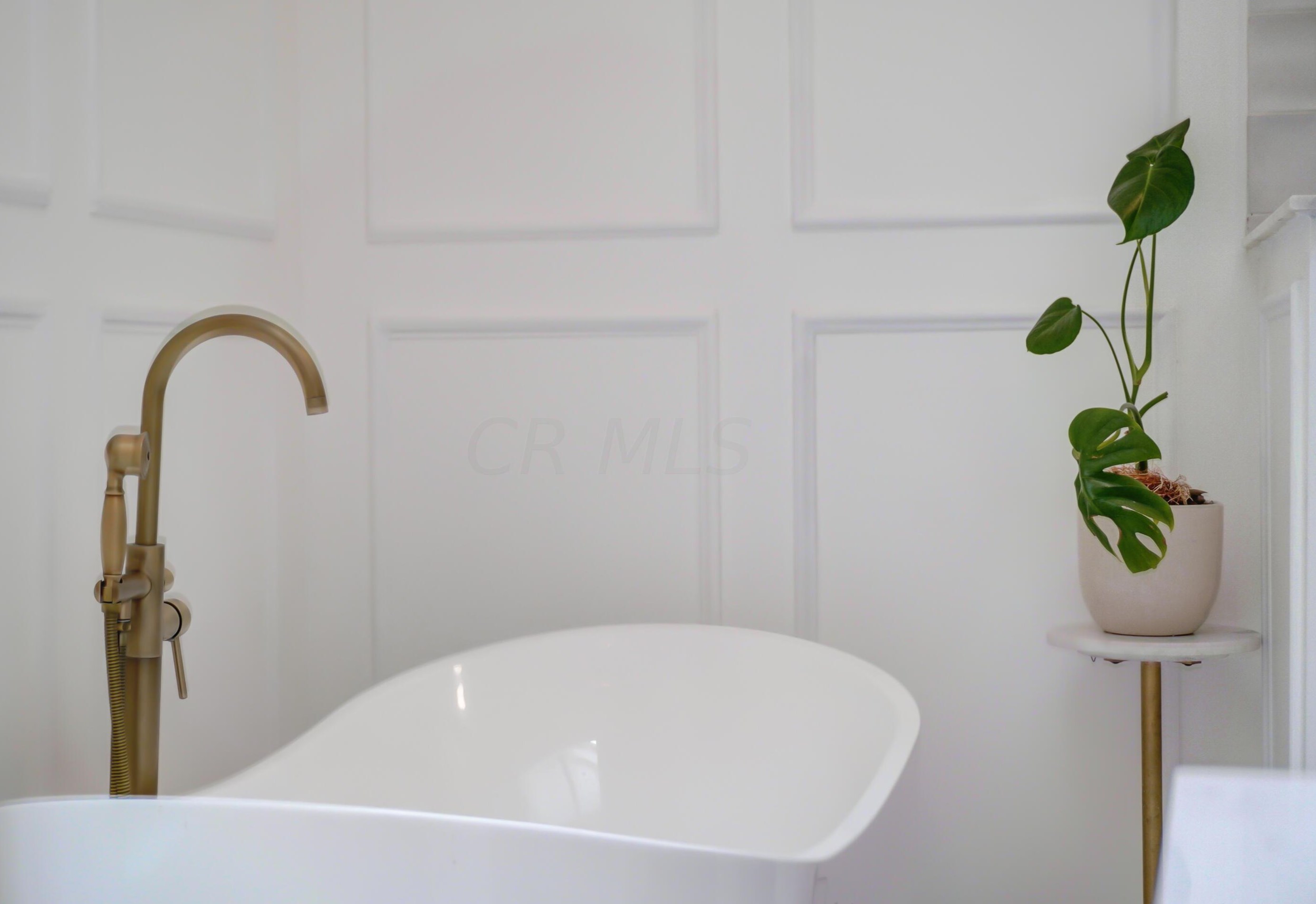 81 Lincoln St, Columbus OH  43215-1672 exterior