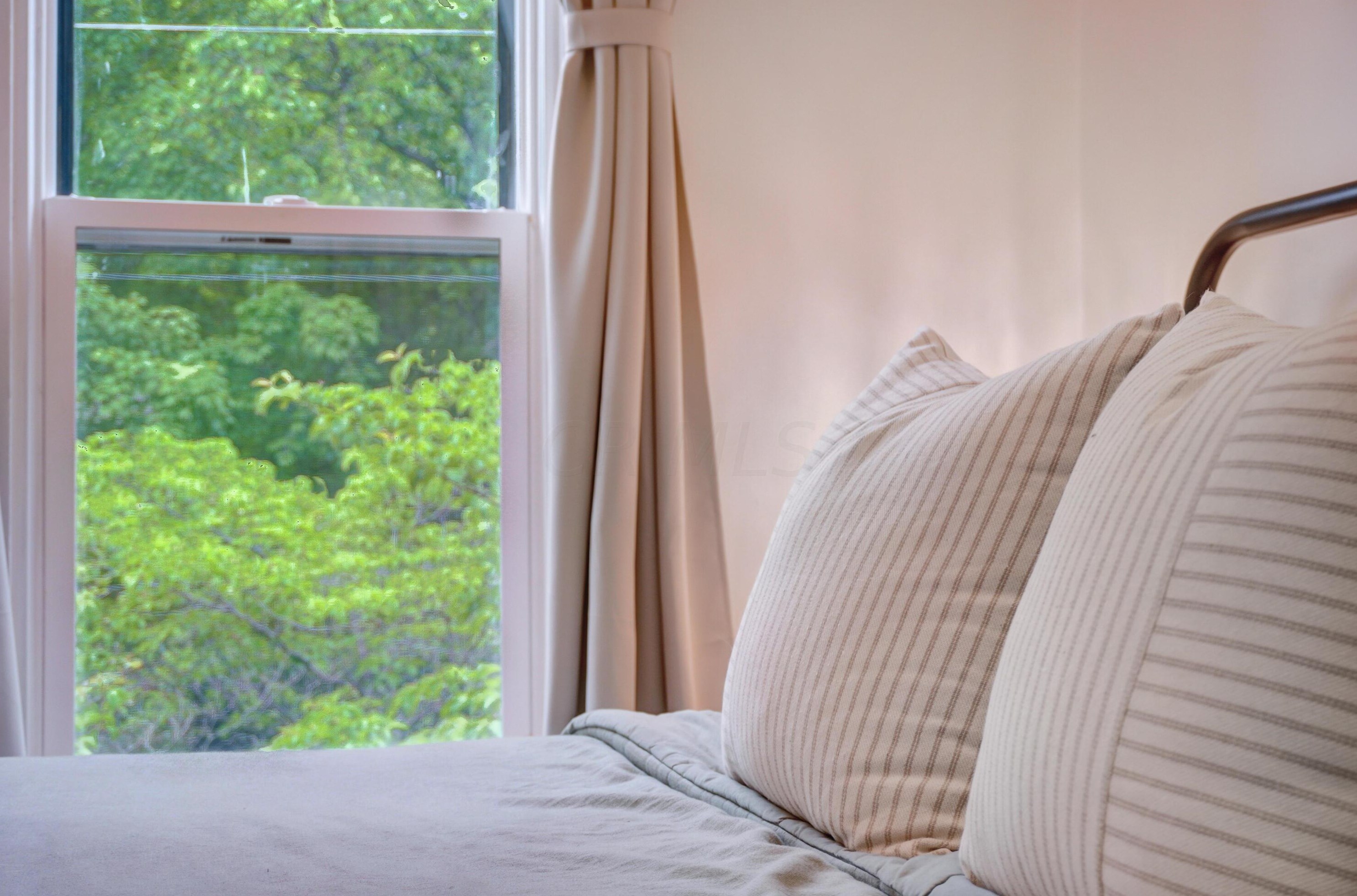 81 Lincoln St, Columbus OH  43215-1672 exterior