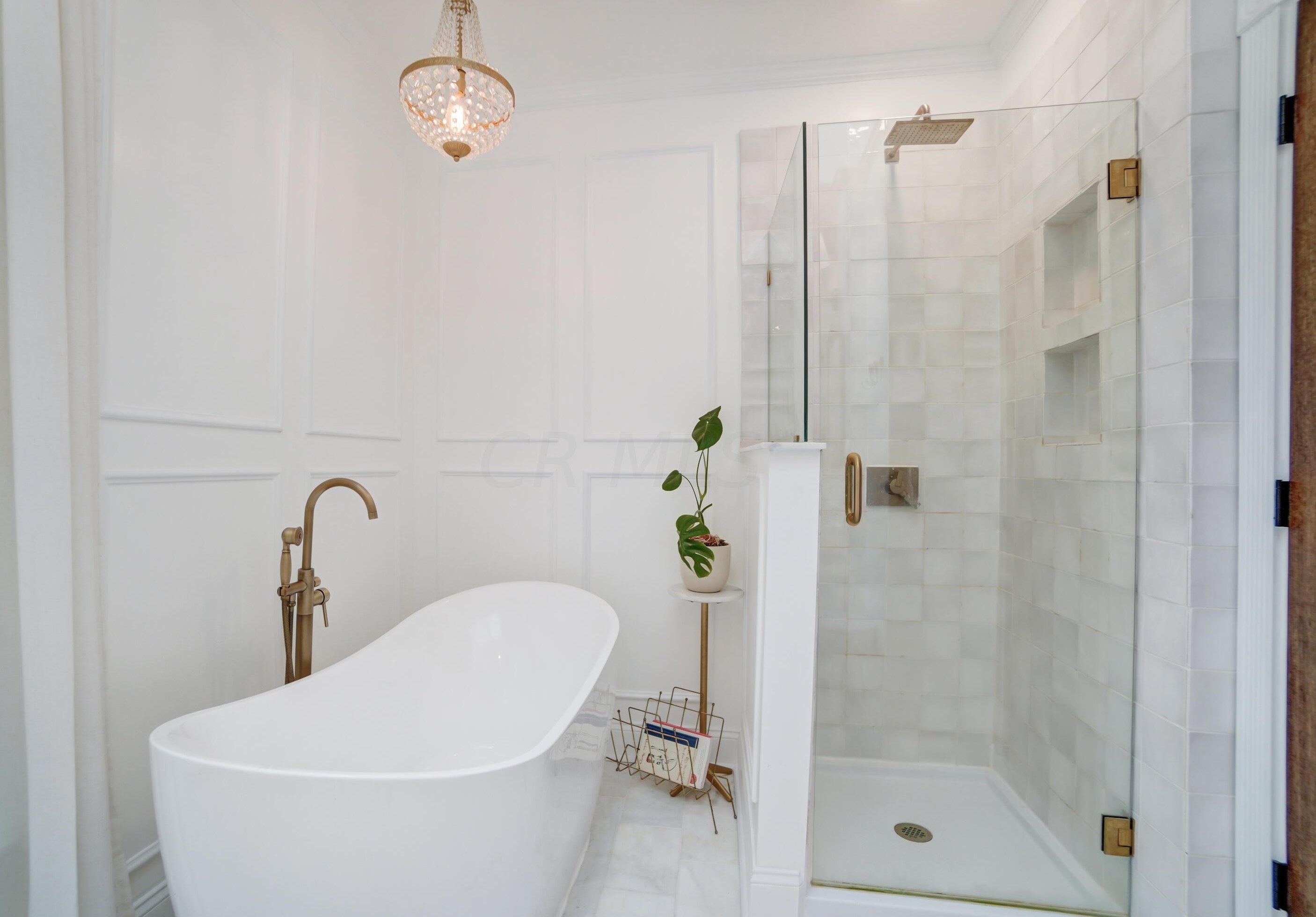 81 Lincoln St, Columbus OH  43215-1672 exterior