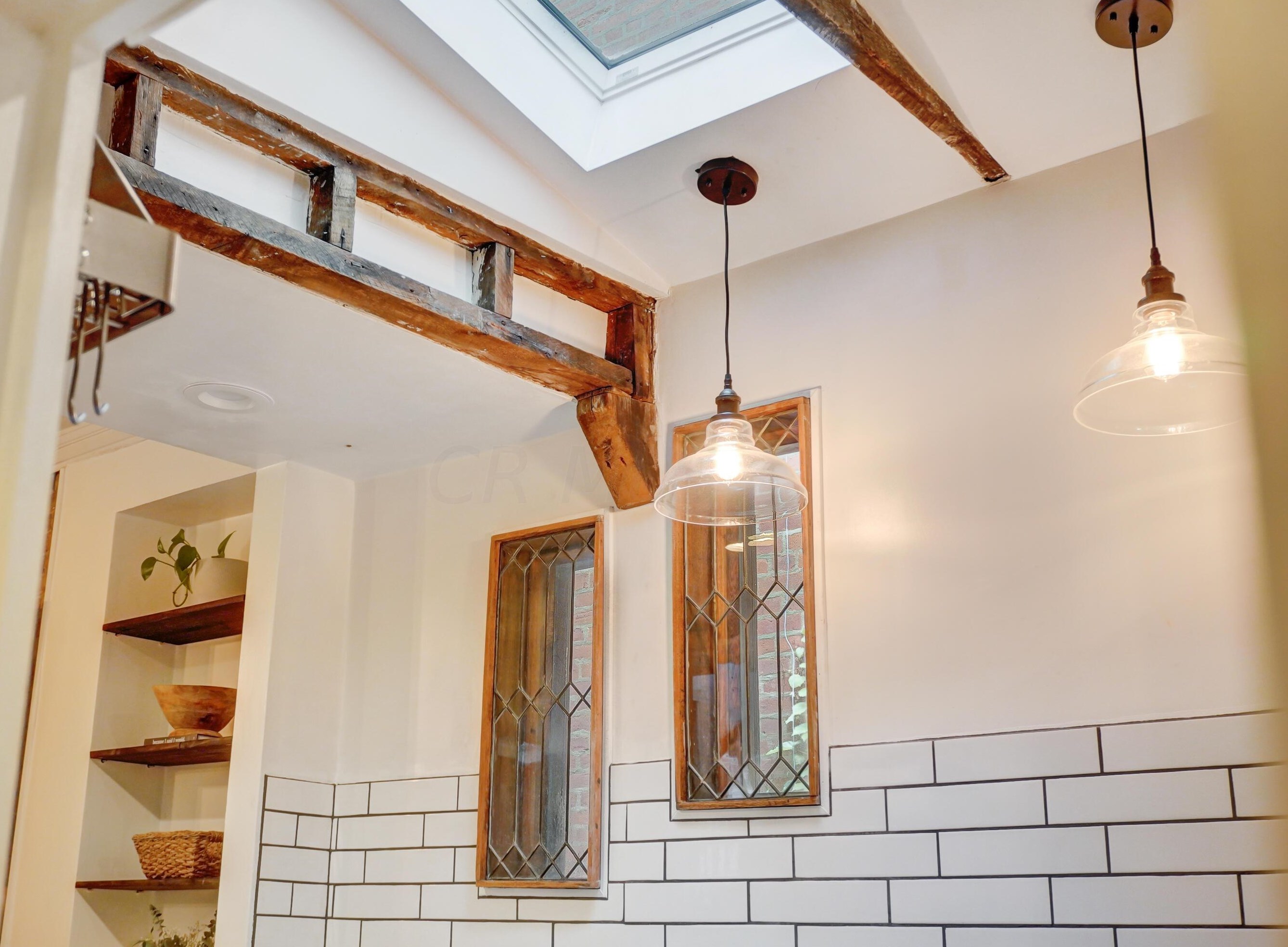 81 Lincoln St, Columbus OH  43215-1672 exterior