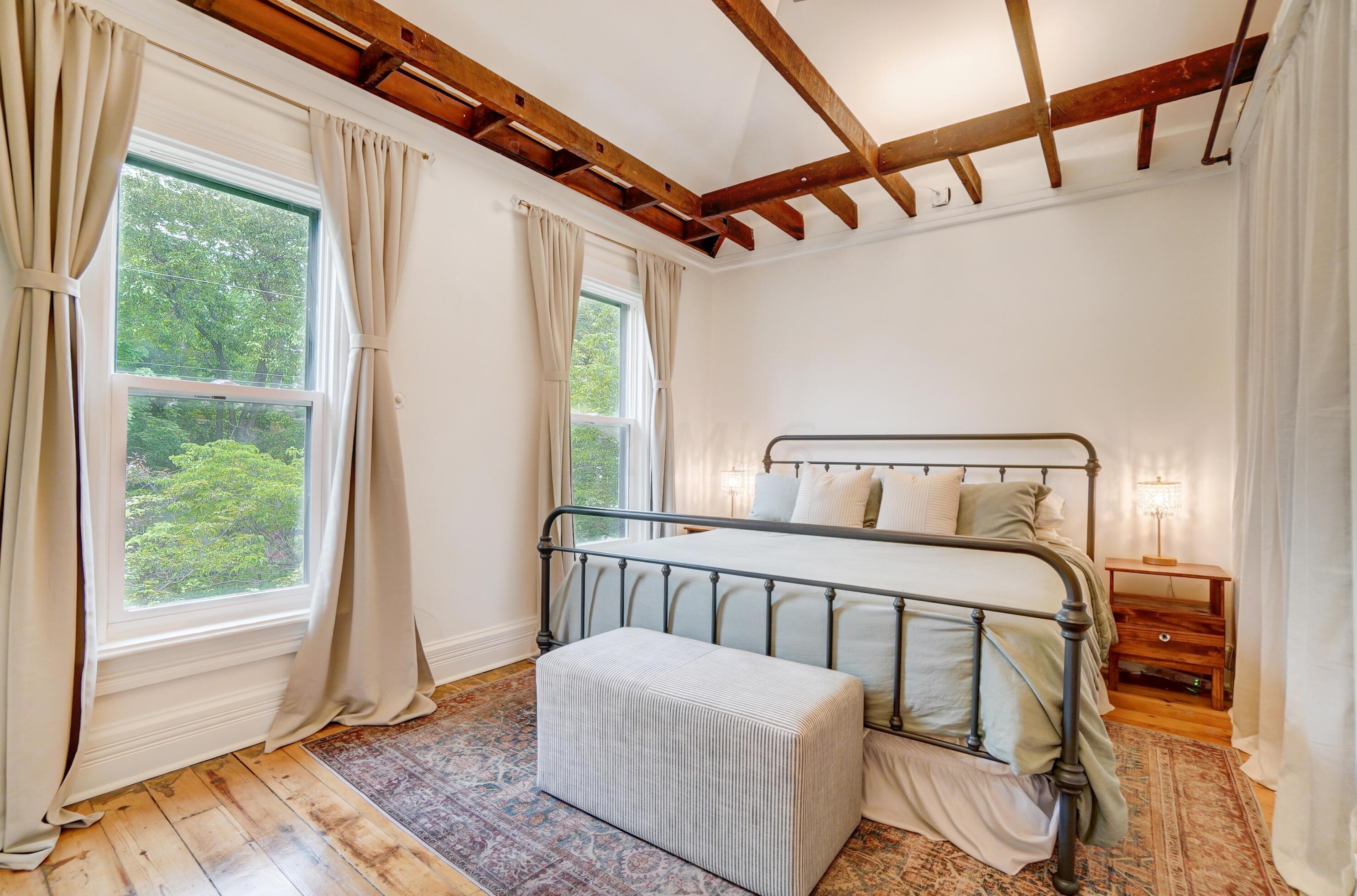 81 Lincoln St, Columbus OH  43215-1672 exterior