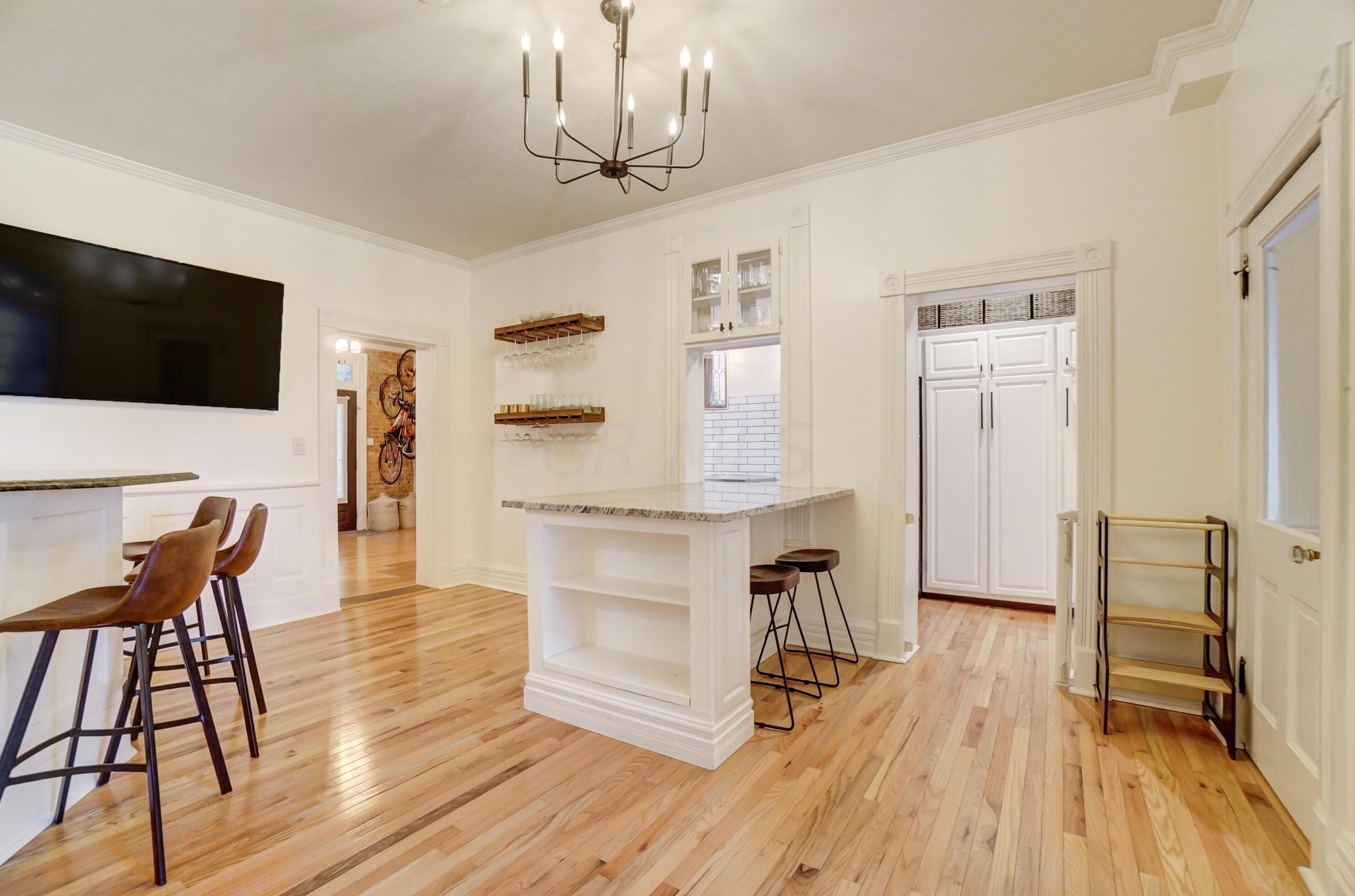 81 Lincoln St, Columbus OH  43215-1672 exterior