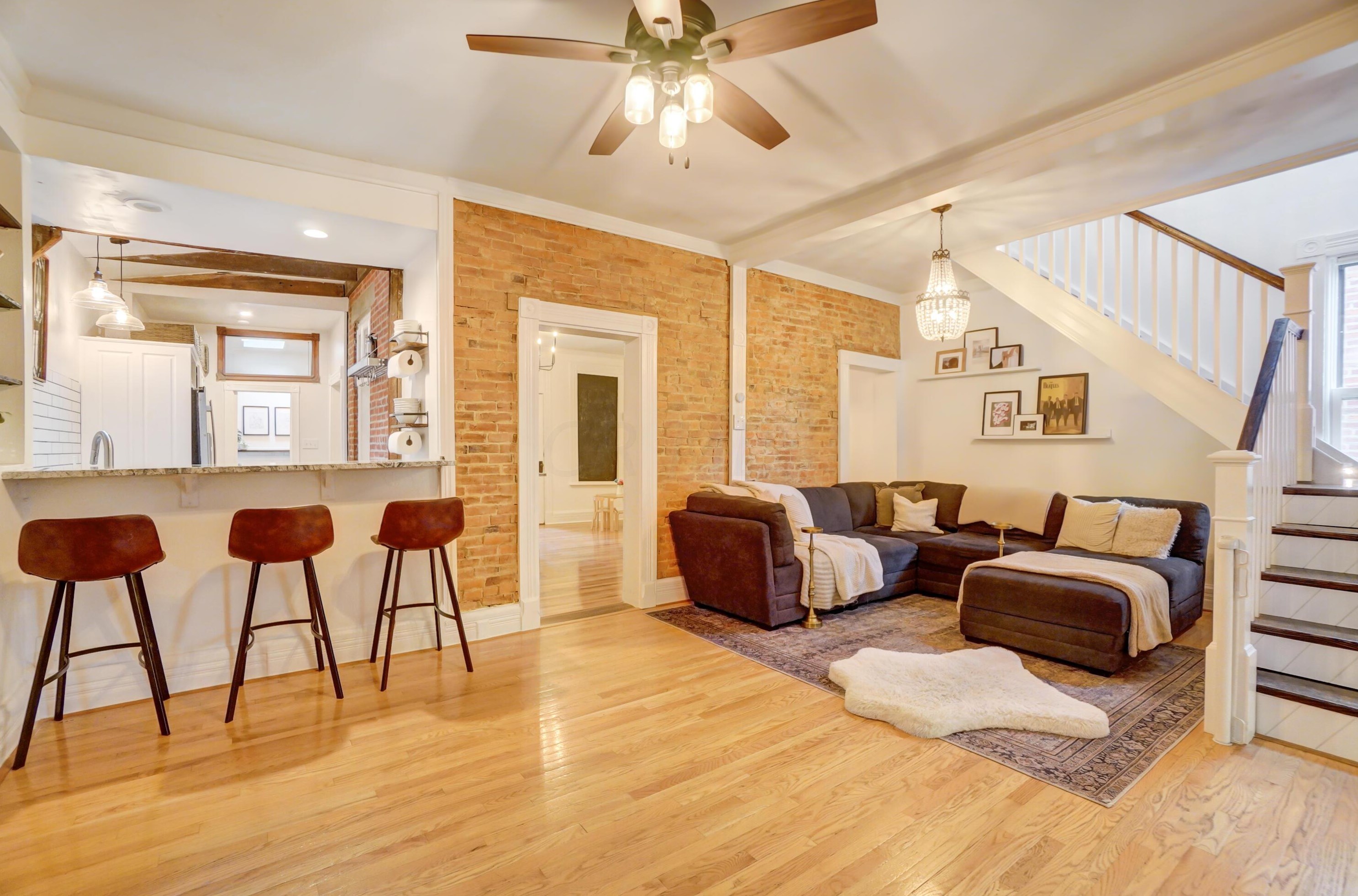 81 Lincoln St, Columbus OH  43215-1672 exterior