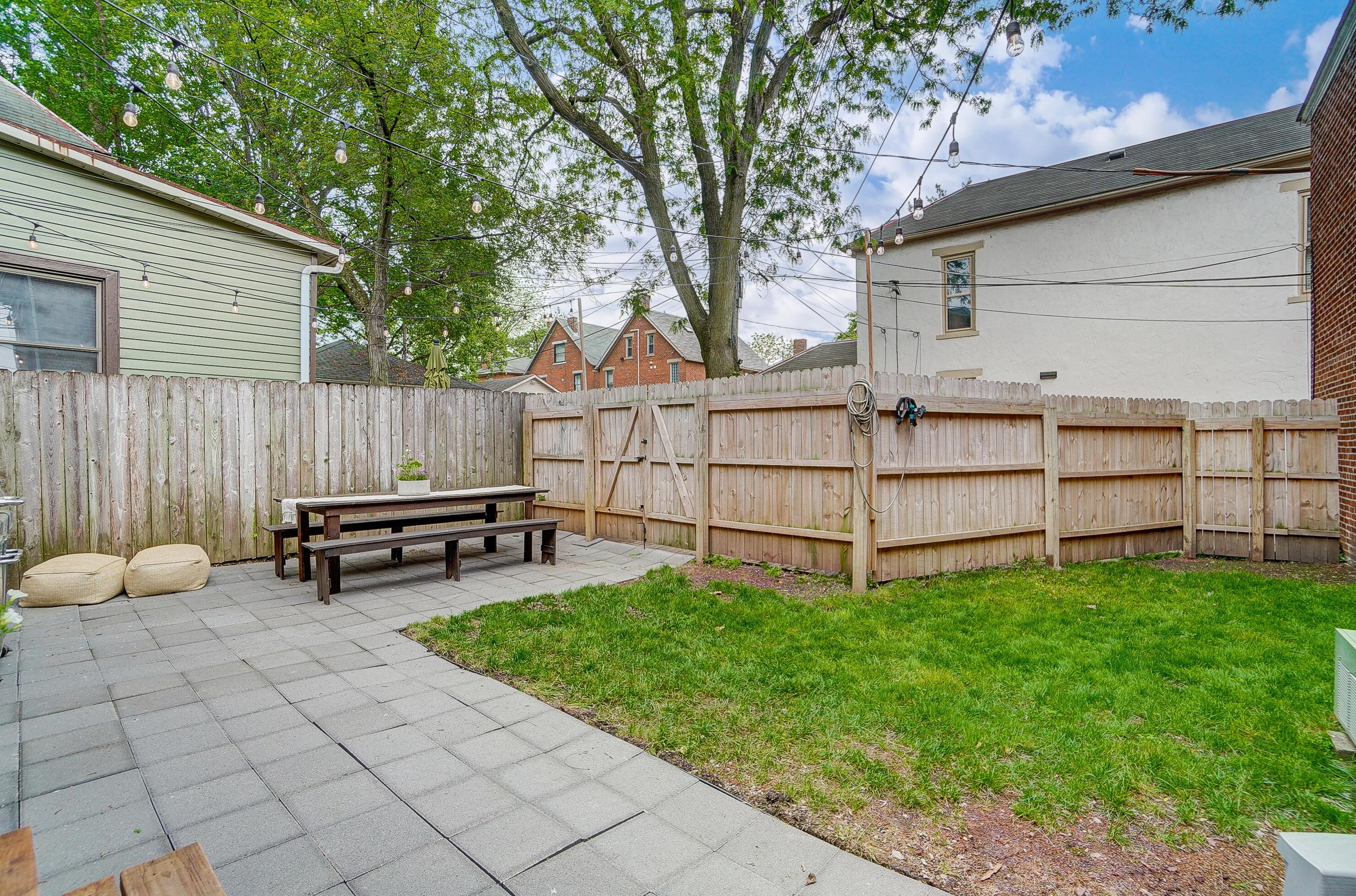 81 Lincoln St, Columbus OH  43215-1672 exterior