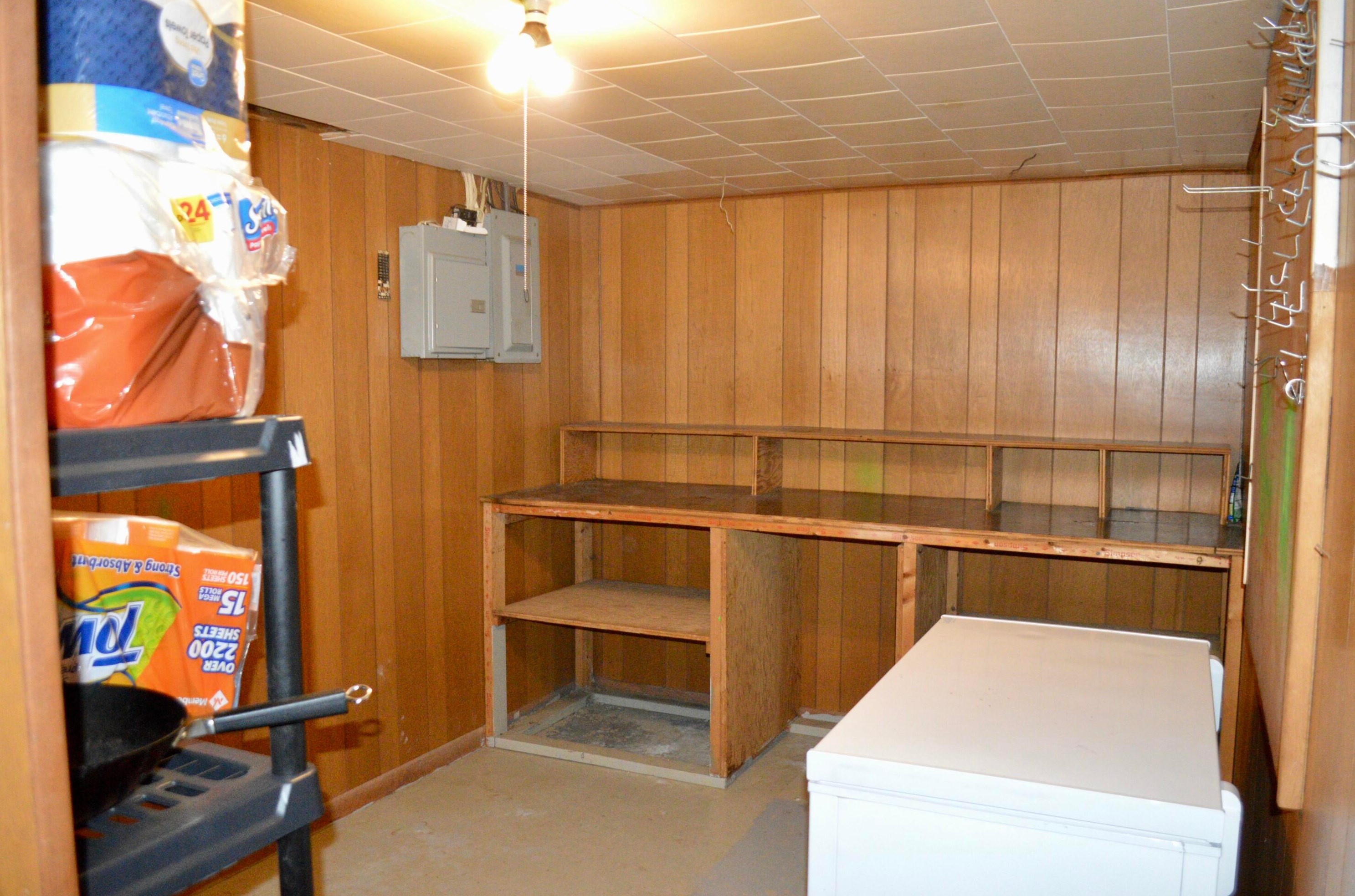 345 Mohican Dr, Crooksville OH  43731-9729 exterior