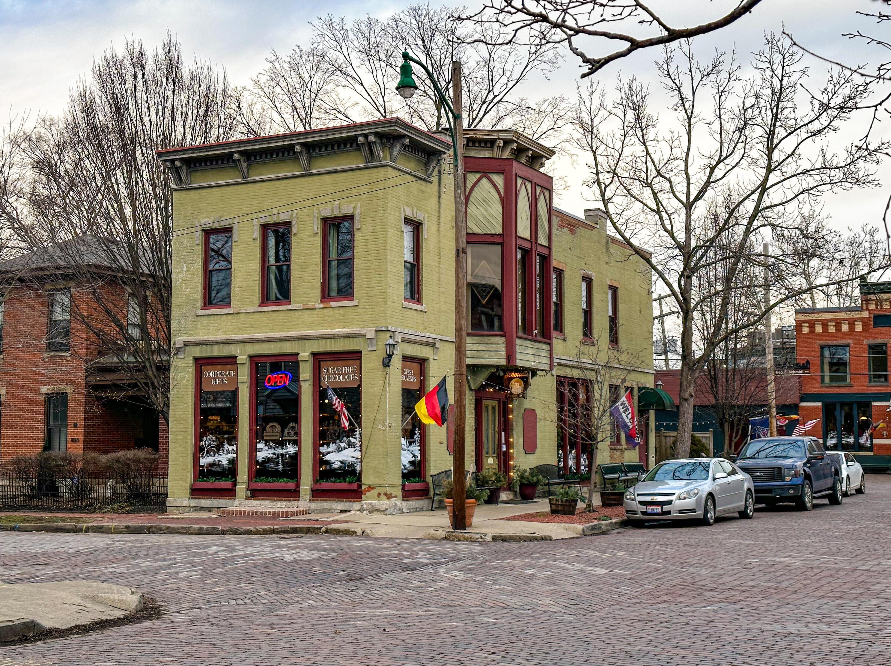 33 Whittier St, Columbus OH 43206-2943 exterior