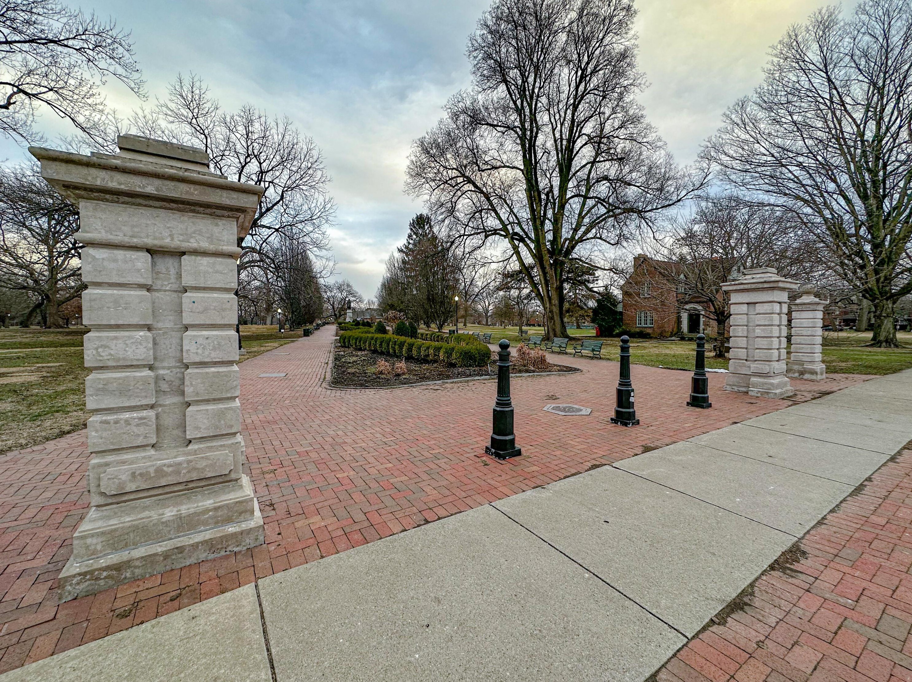 33 Whittier St, Columbus OH 43206-2943 exterior