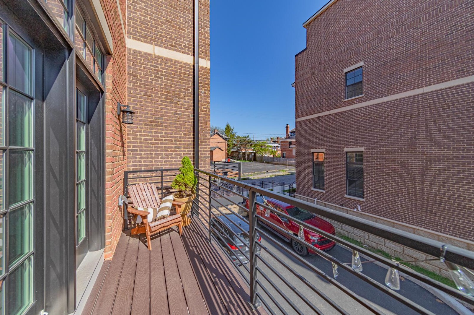 33 Whittier St, Columbus OH 43206-2943 exterior