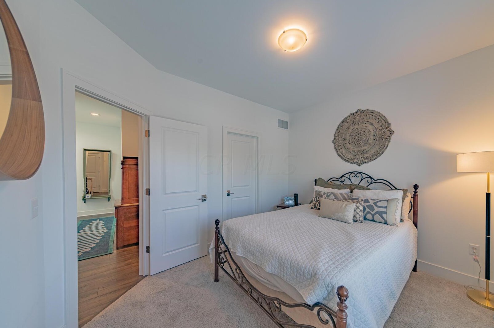 33 Whittier St, Columbus OH 43206-2943 exterior