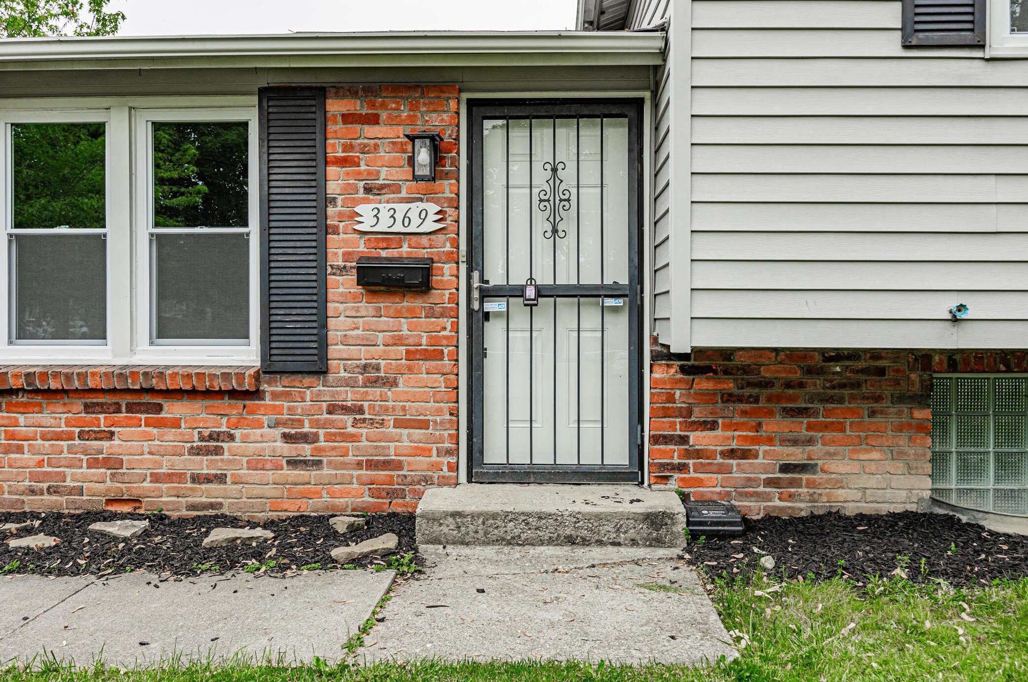3369 Dresden St, Columbus, OH 43224-3488