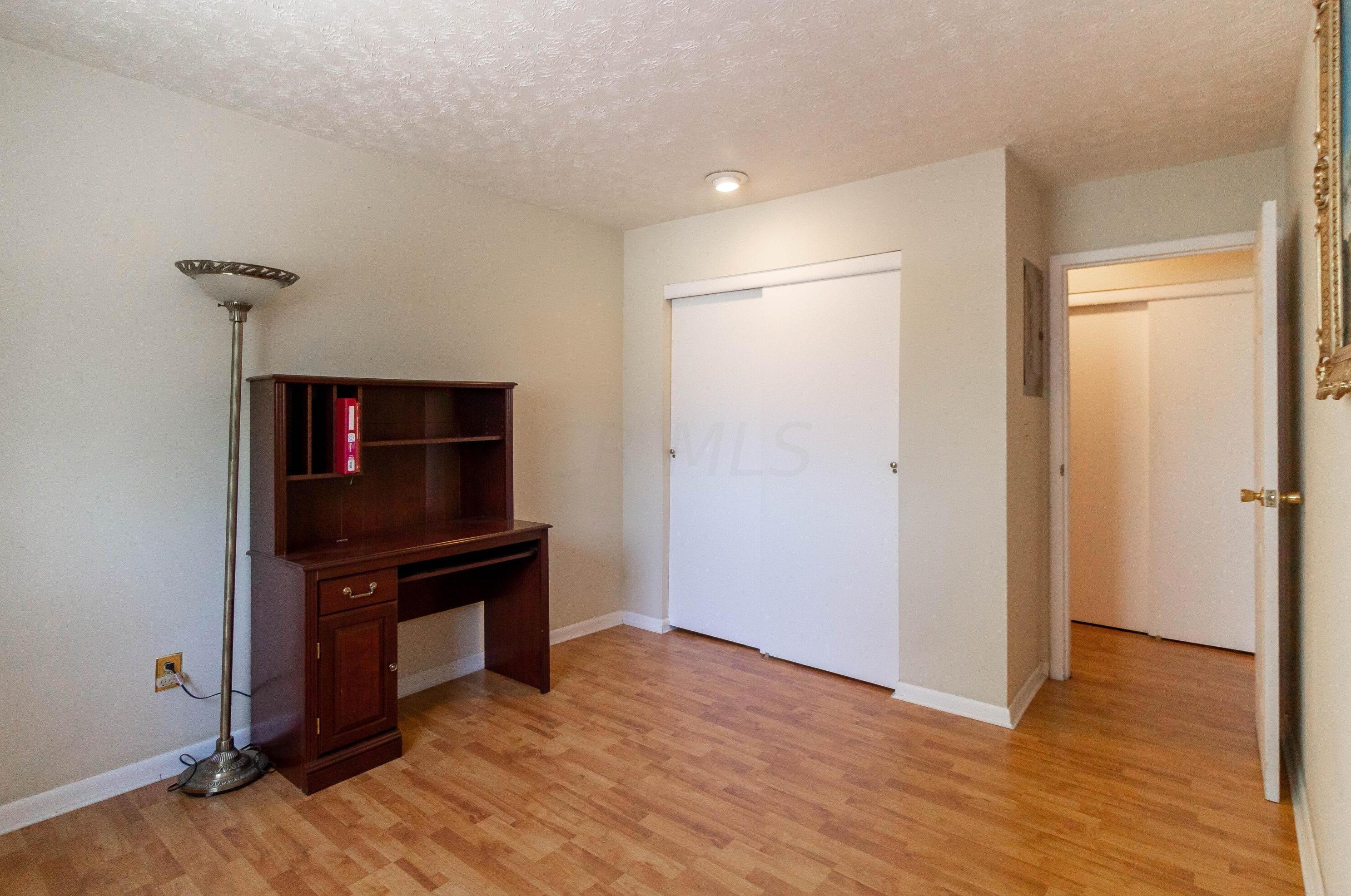 2471 Natchez Dr, Columbus OH 43209-3305 exterior