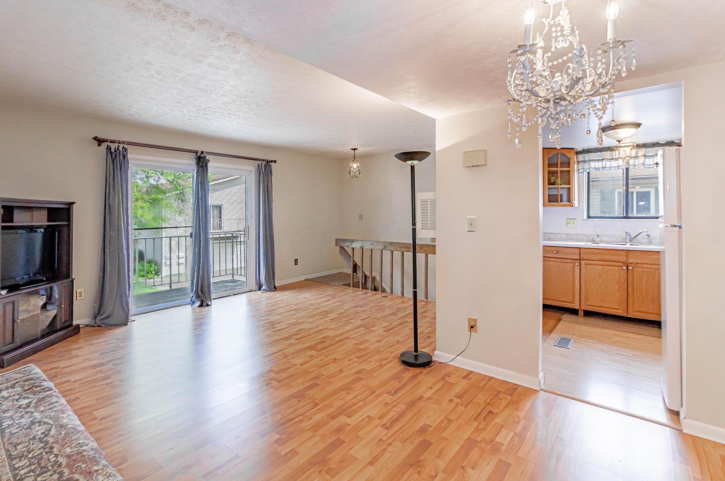 2471 Natchez Dr, Columbus OH 43209-3305 exterior