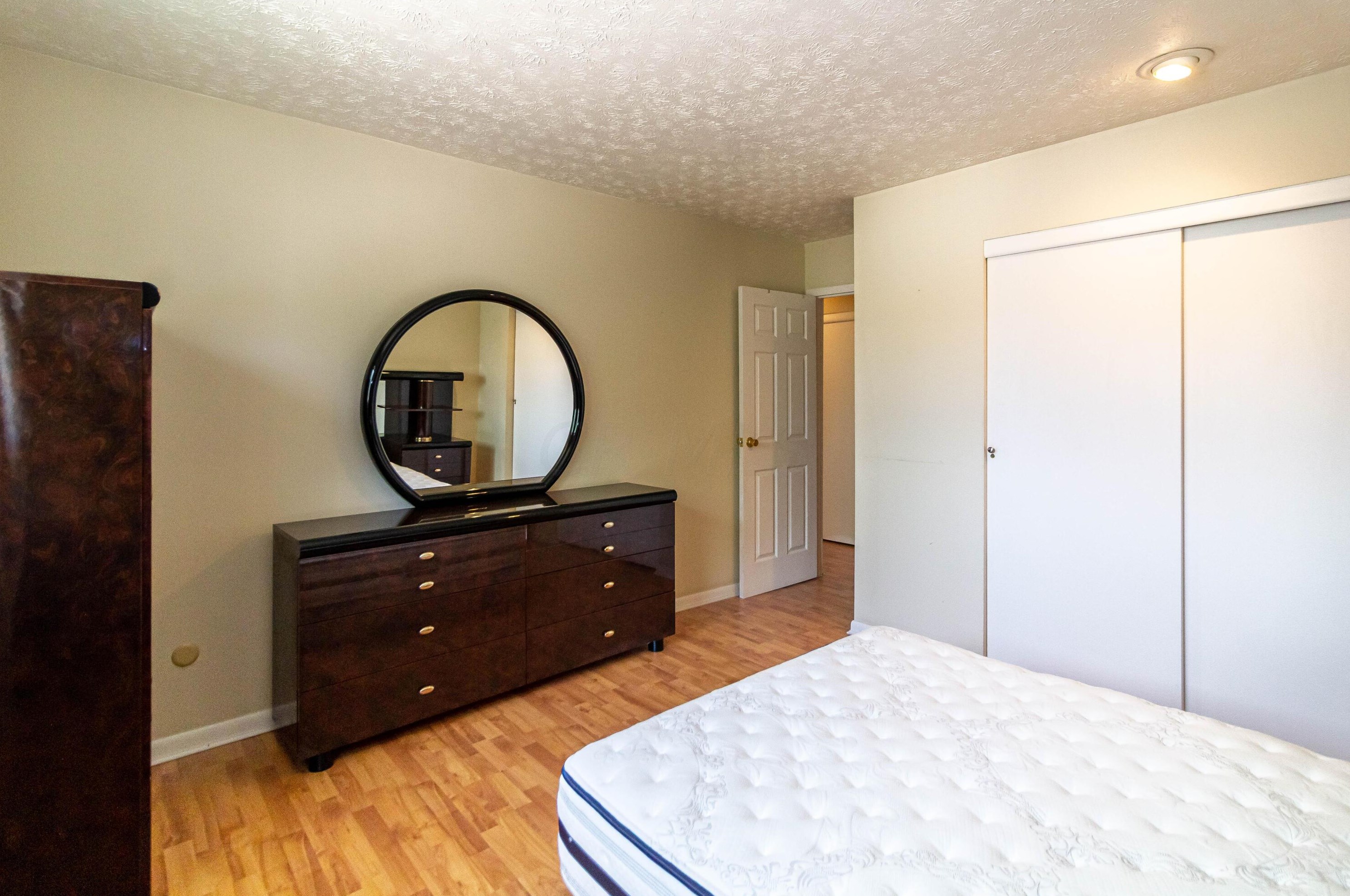 2471 Natchez Dr, Columbus OH 43209-3305 exterior