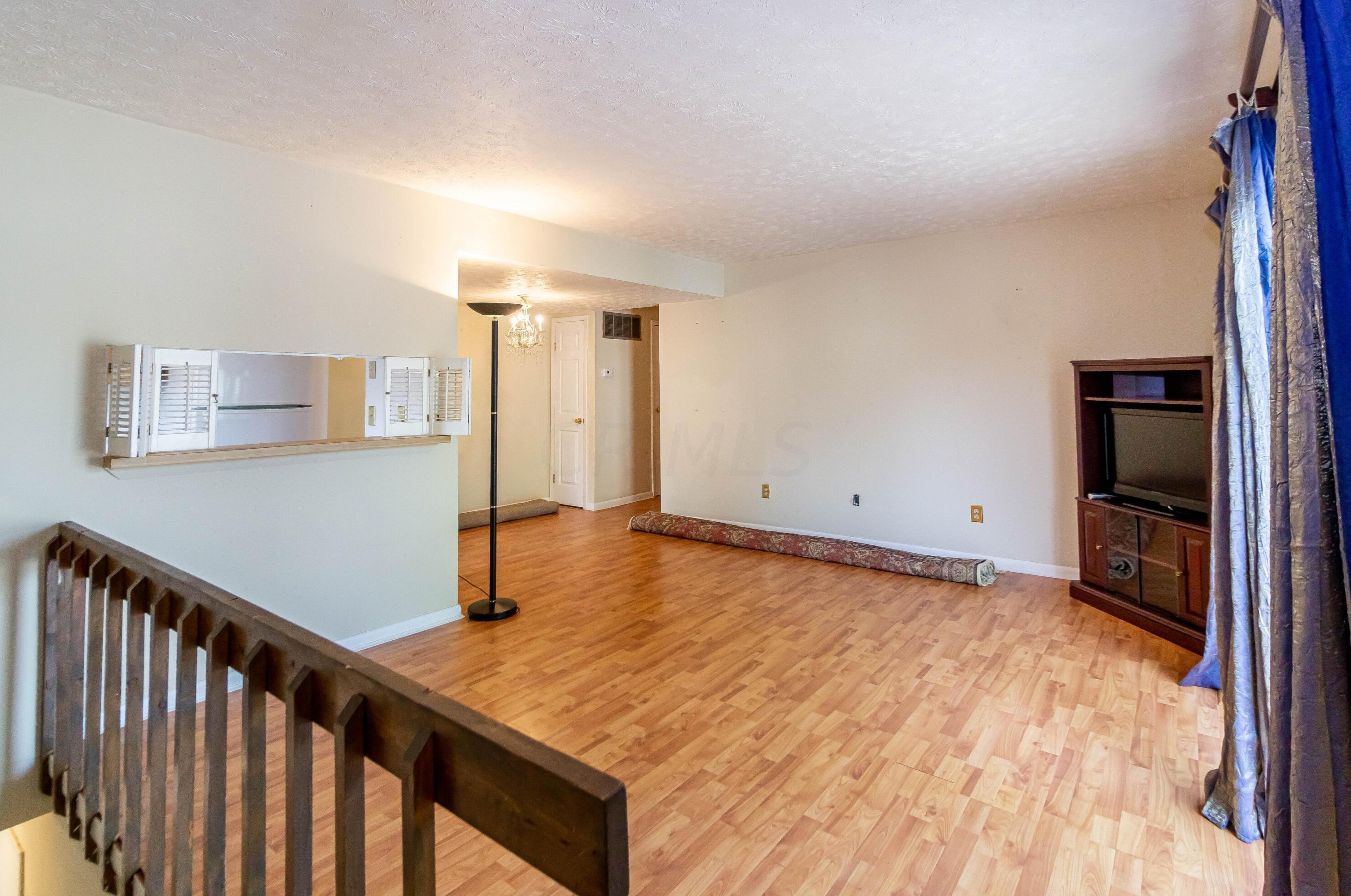 2471 Natchez Dr, Columbus OH 43209-3305 exterior